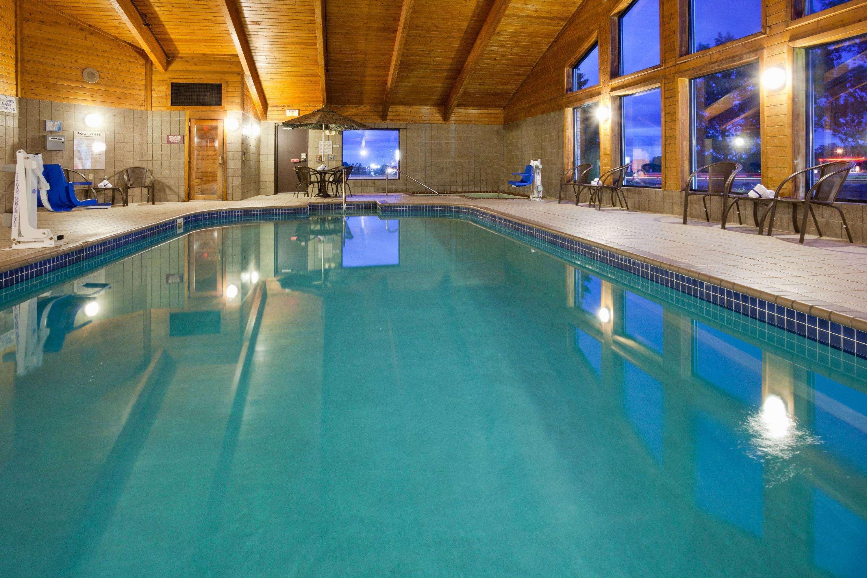 AmericInn Lodge & Suites Alexandria — photo 4