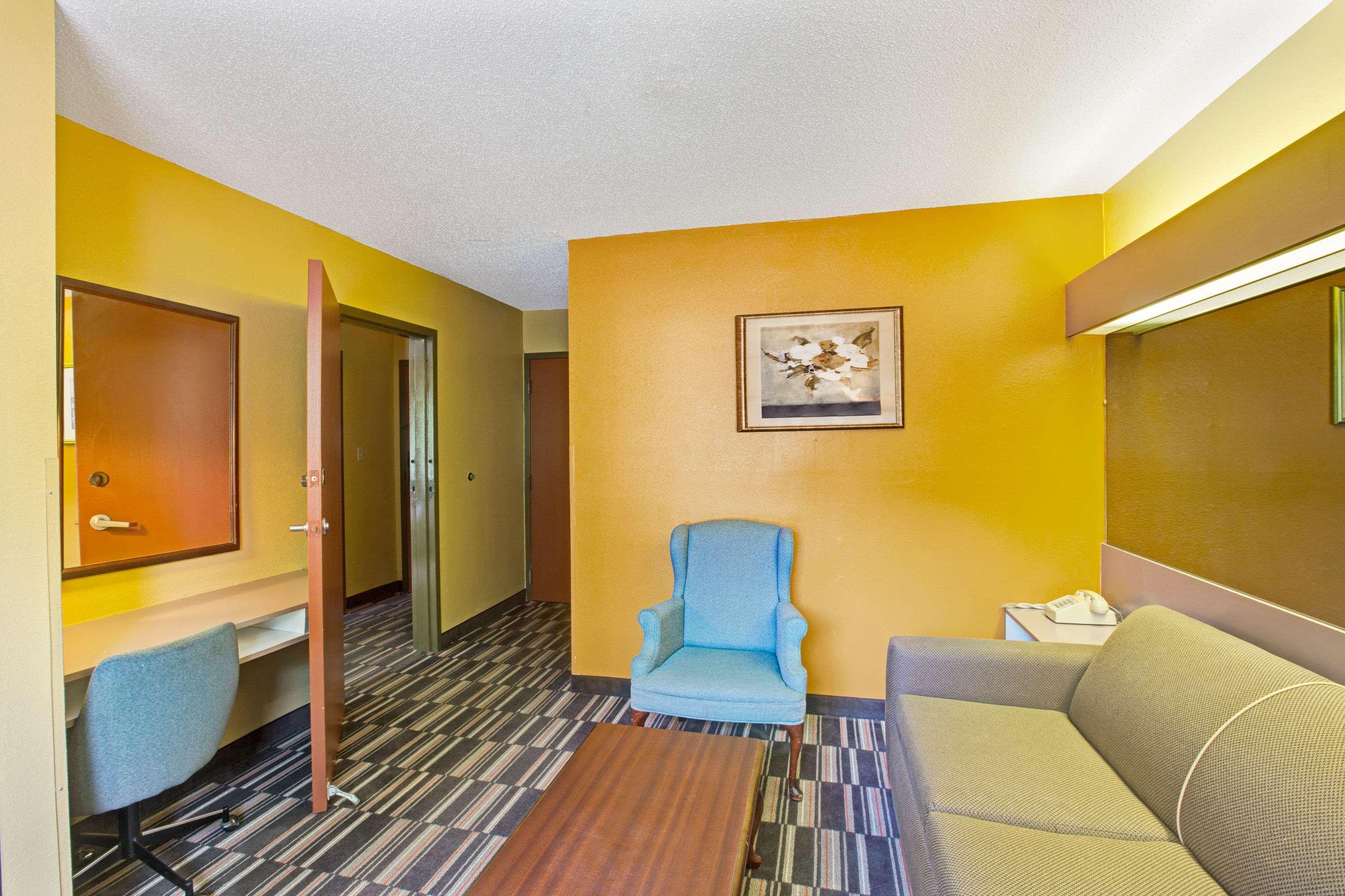 Microtel Inn & Suites by Wyndham Gatlinburg — photo 5