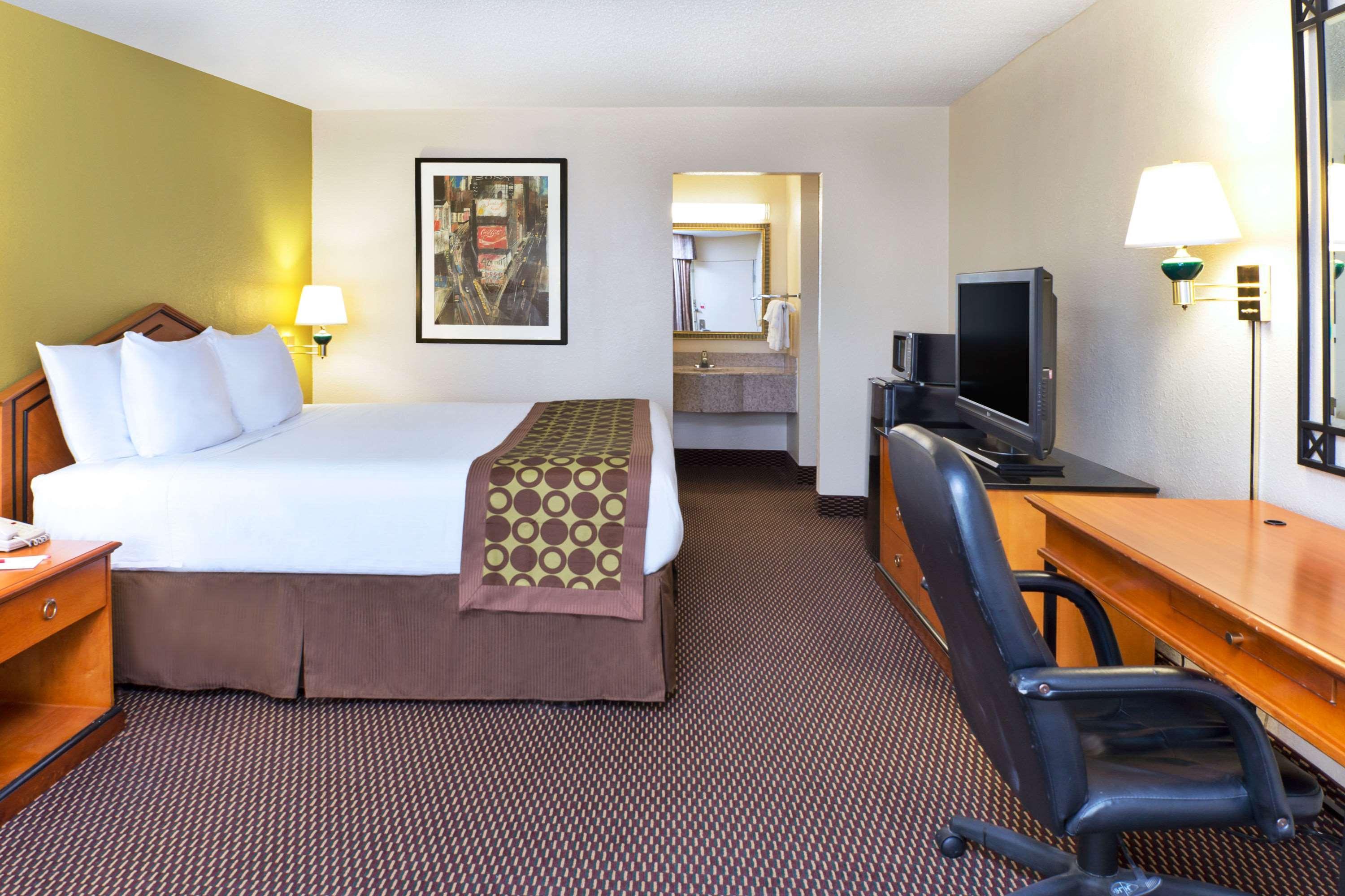Ramada Pikesville/Baltimore North — photo 4