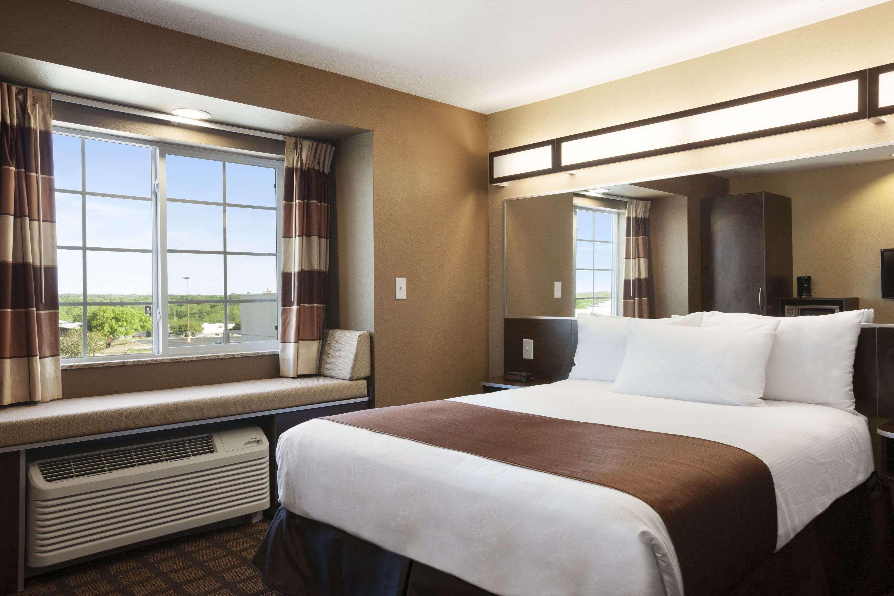 Microtel Inn & Suites Pleasanton — photo 5