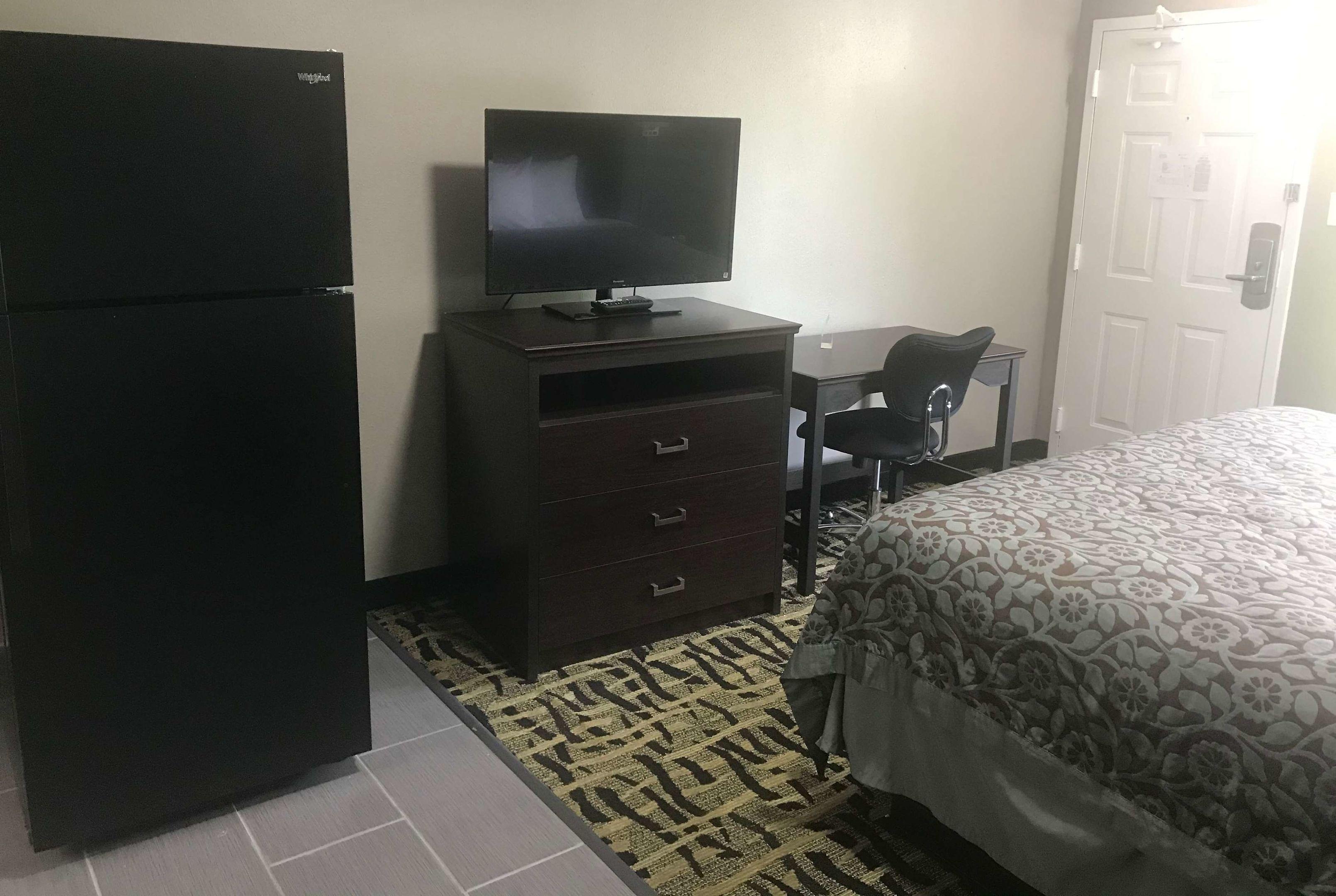 Days Inn & Suites Collierville/Germantown/East Memphis — photo 4
