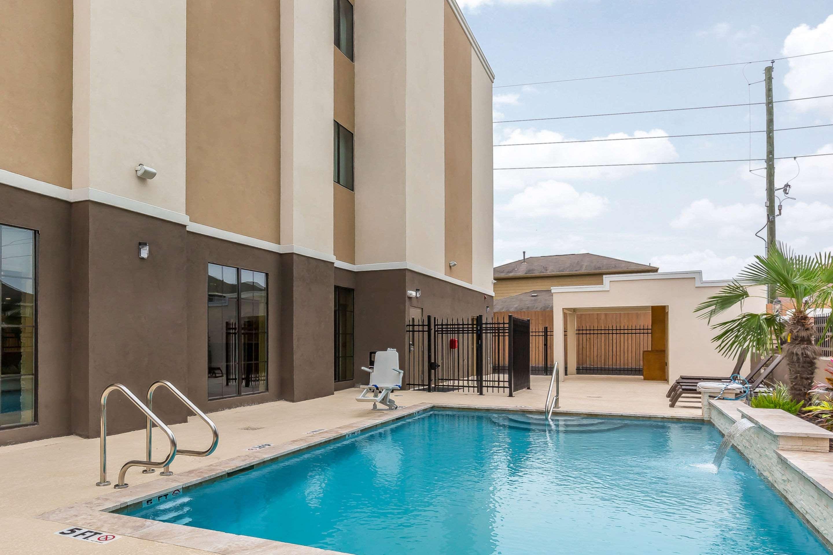 Comfort Suites Houston I-45 North — photo 5