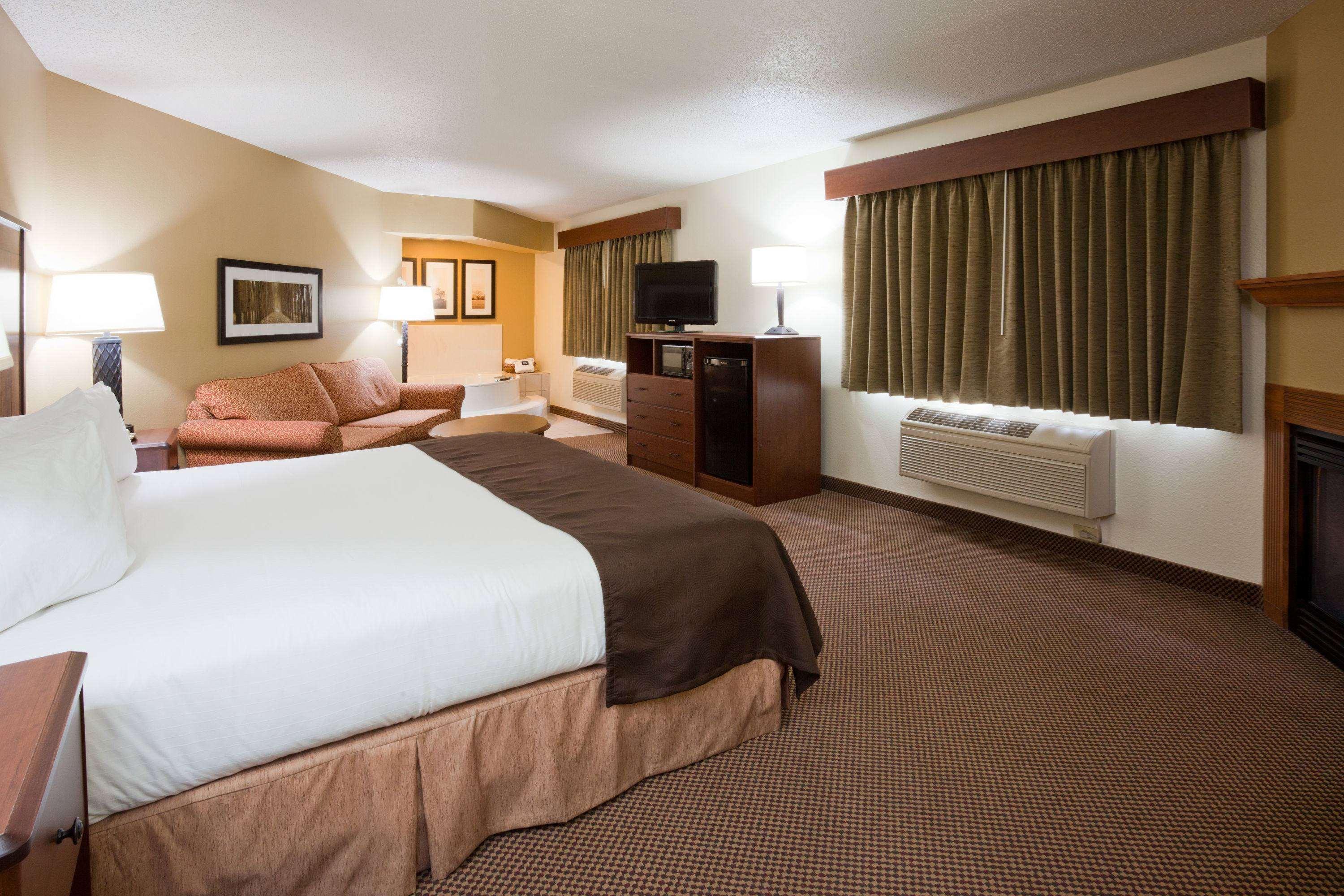 AmericInn Lodge & Suites Two Harbors — photo 4