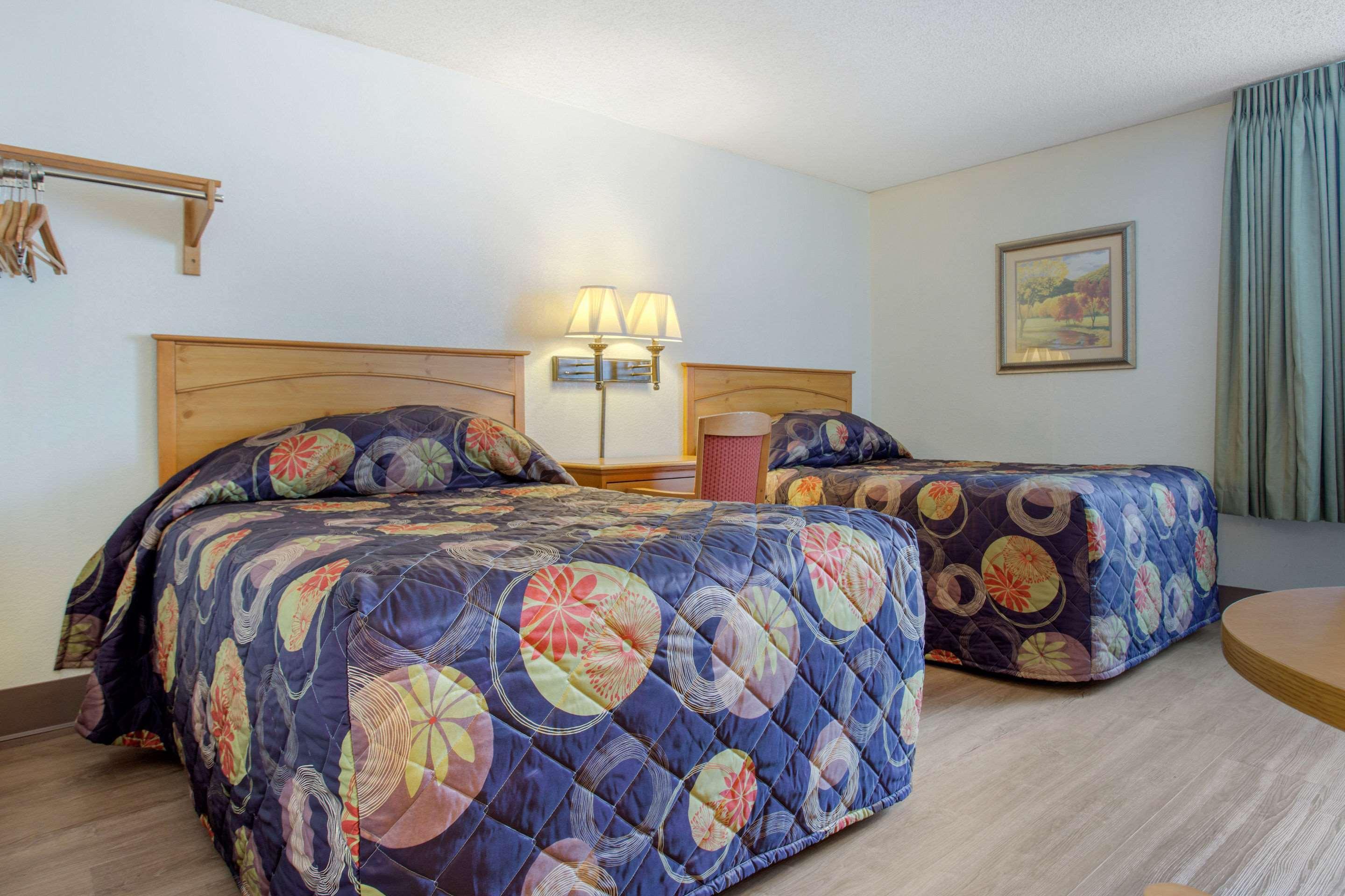 Rodeway Inn Asheville — photo 4