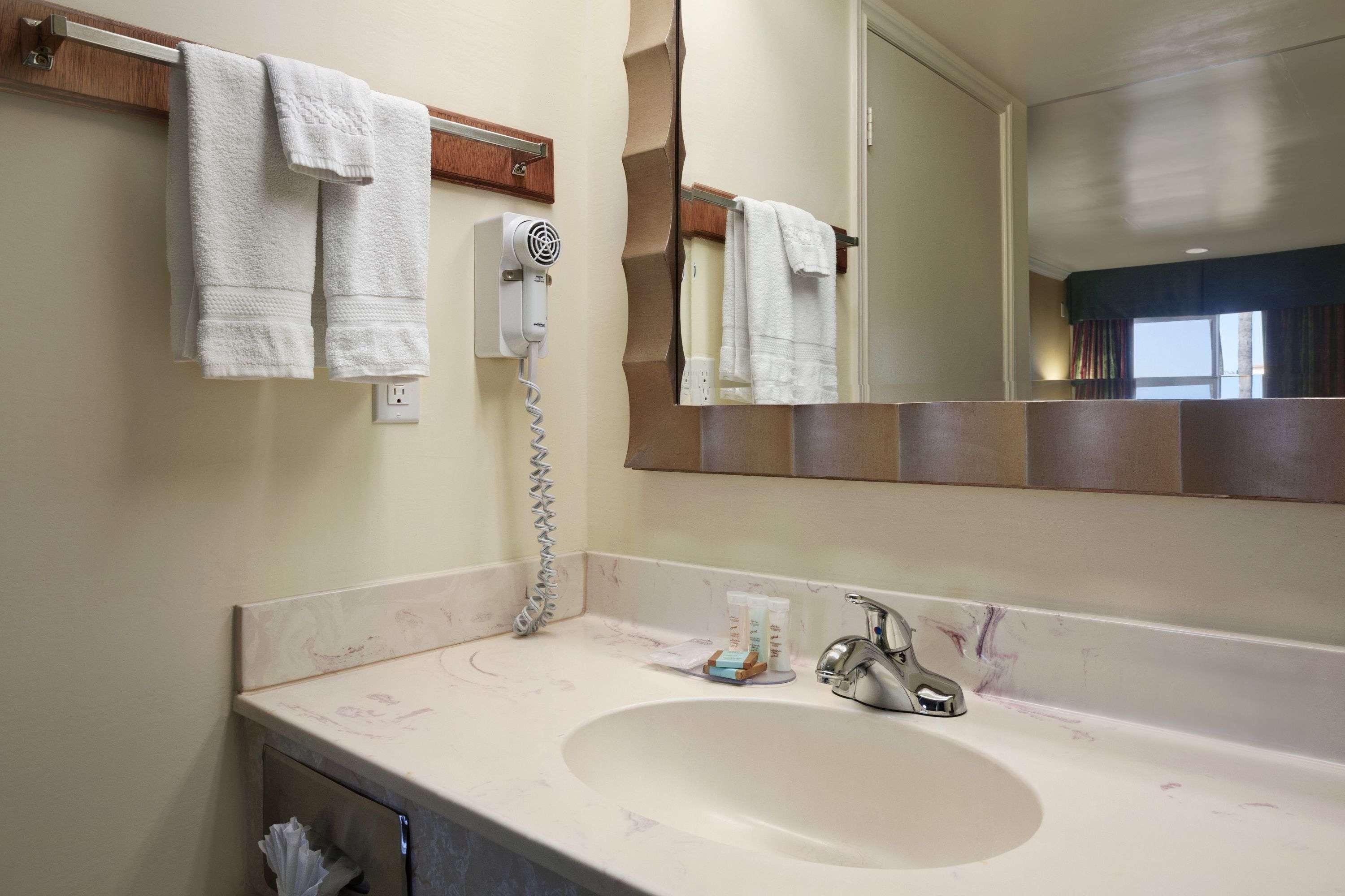 Travelodge by Wyndham San Diego Downtown Convention Center — photo 5