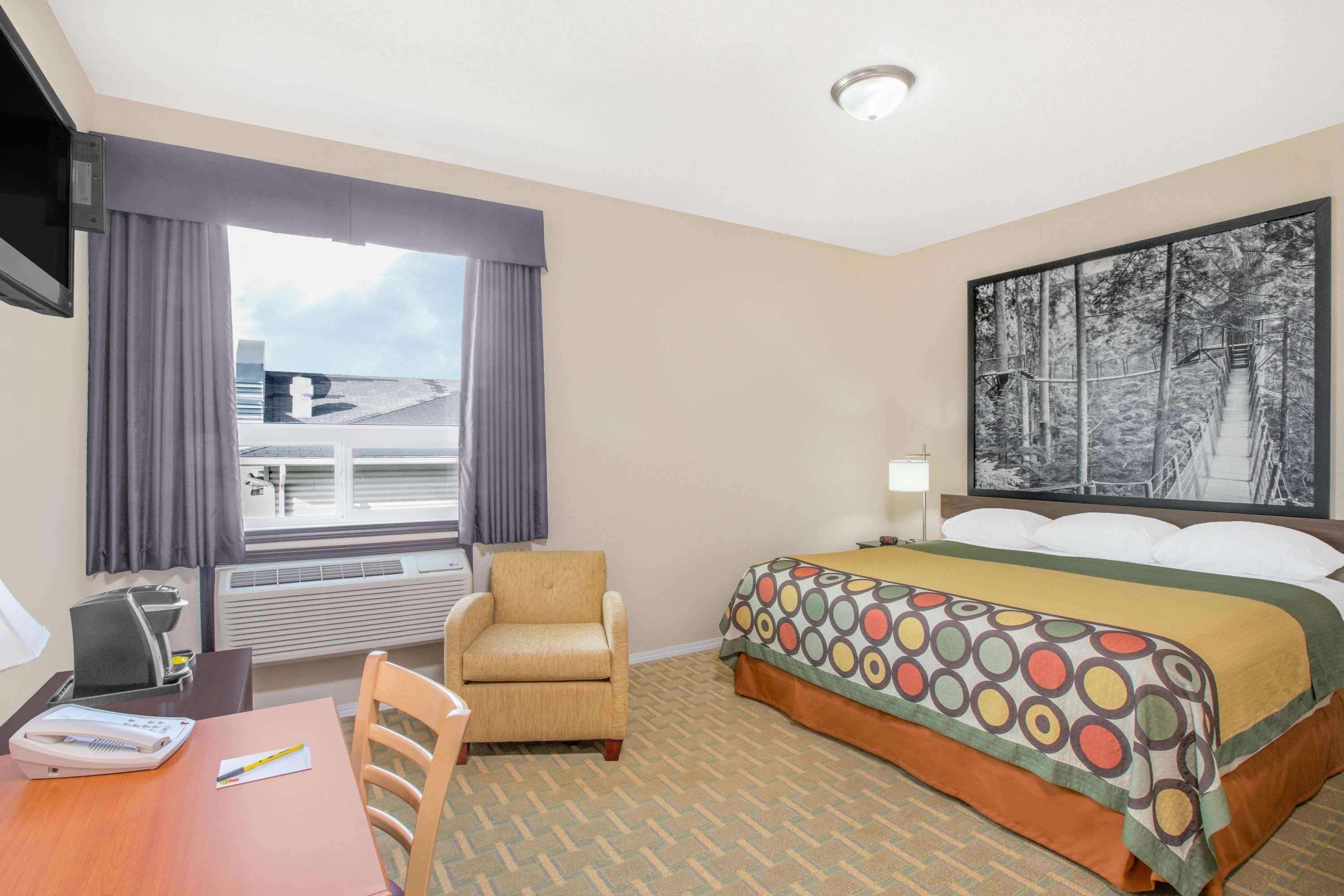 Super 8 by Wyndham Peace River AB — photo 4