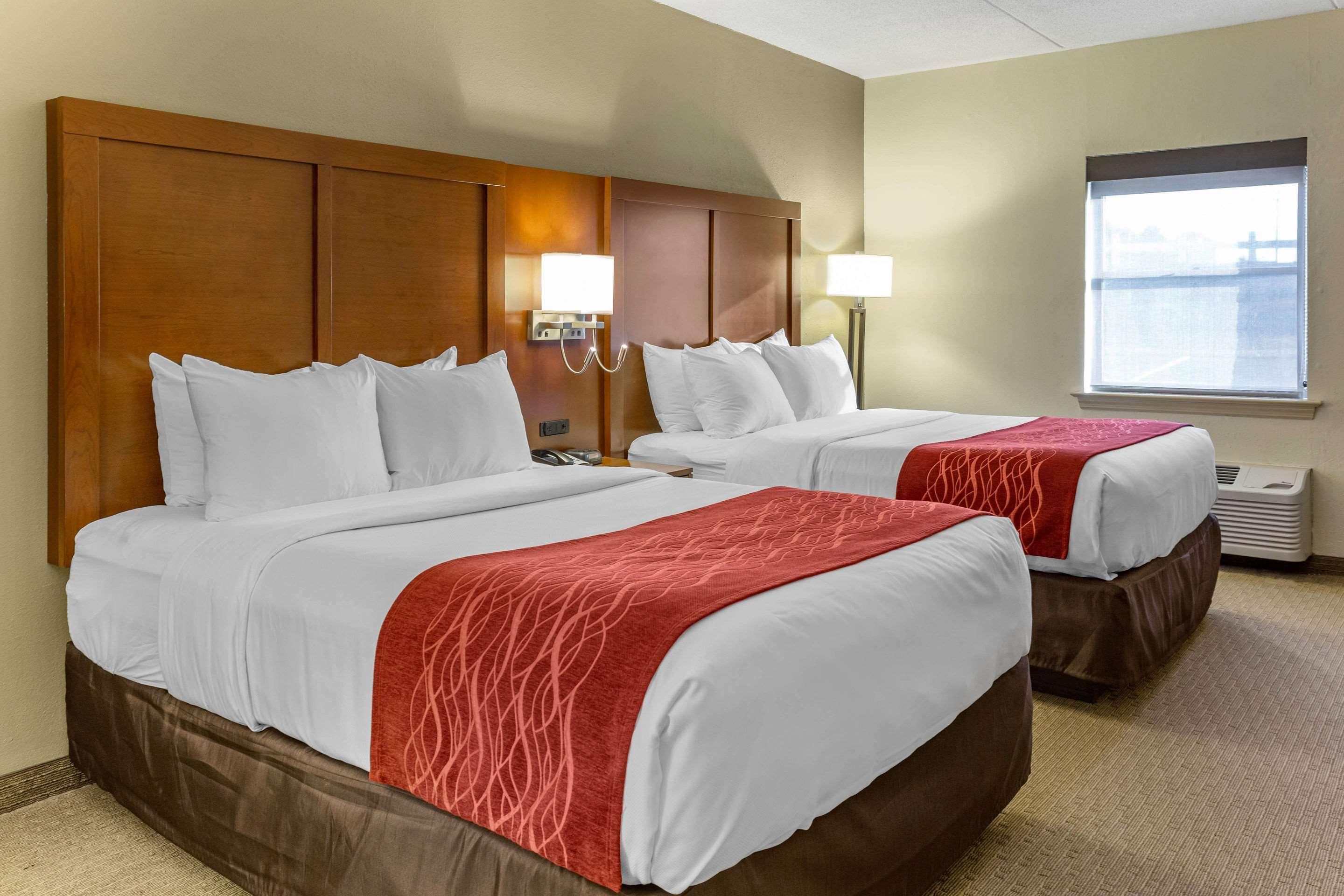 Comfort Inn Lancaster - Rockvale Outlets — photo 5