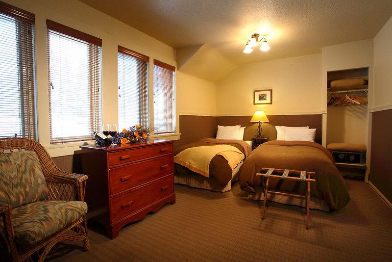 Deer Lodge — photo 4