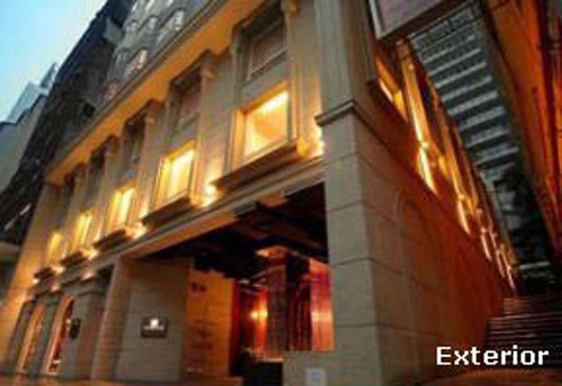 The Luxe Manor — photo 5