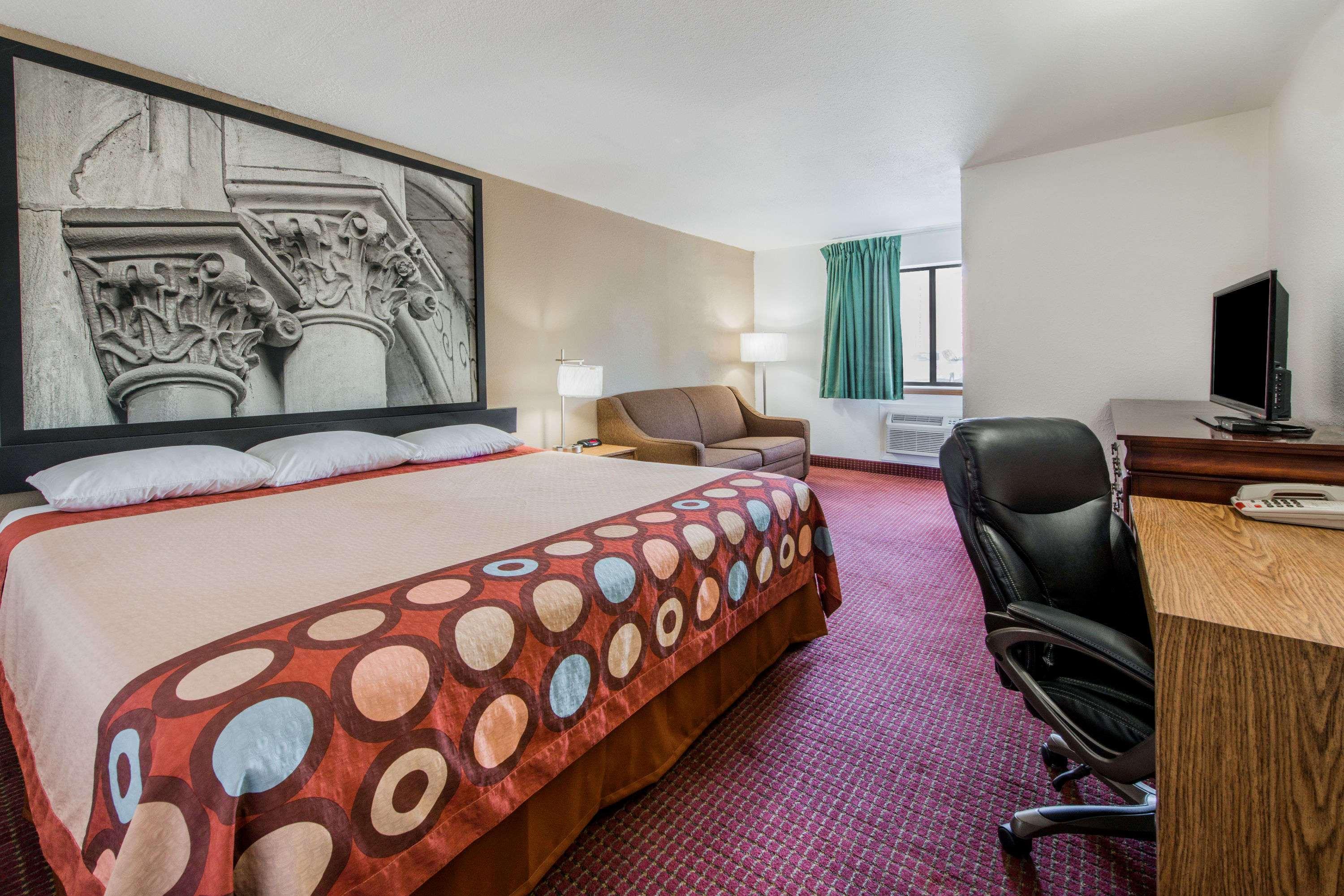 Super 8 by Wyndham Elizabethtown — photo 4