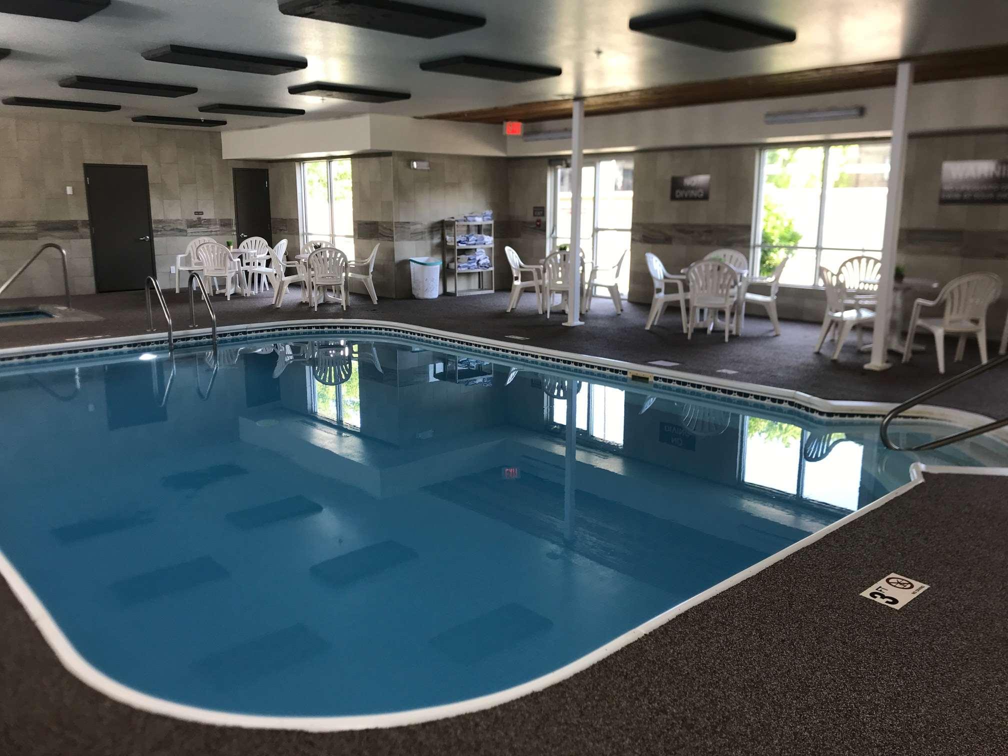 Expressway Suites — photo 4