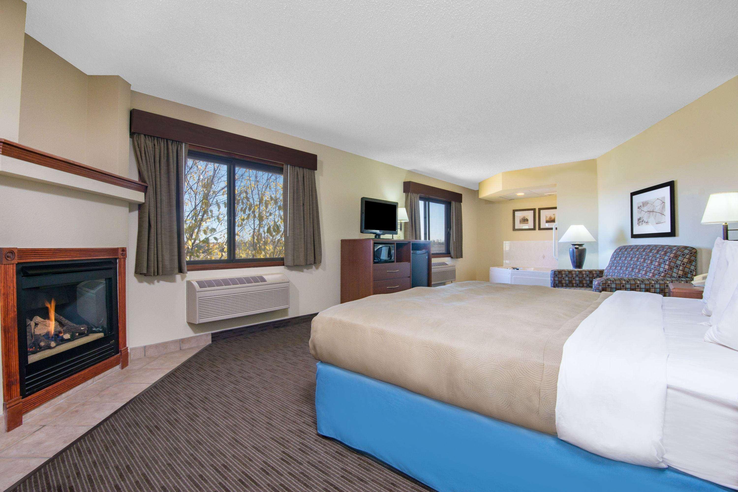 AmericInn Lodge & Suites Ft. Collins South — photo 5
