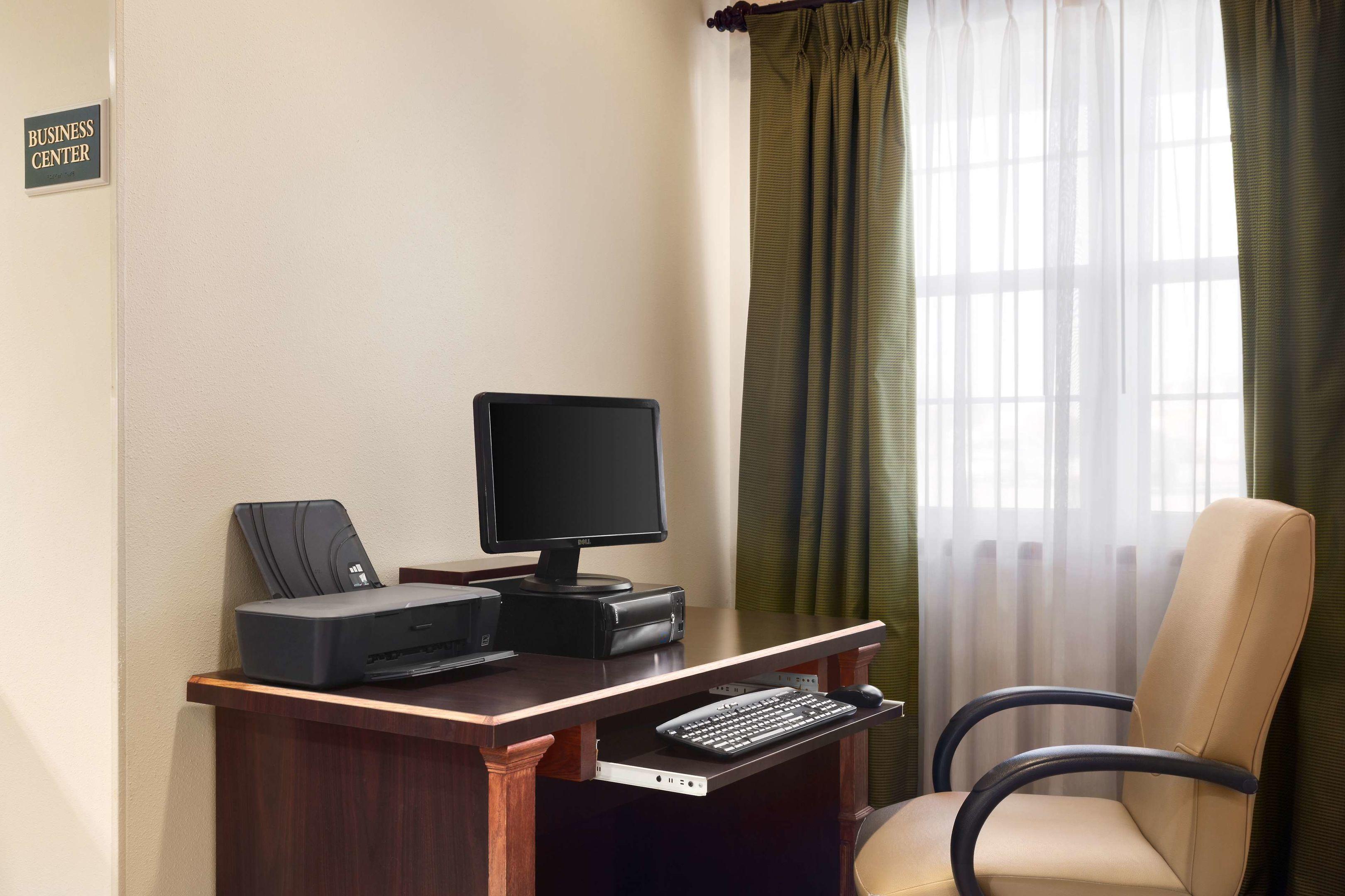 Country Inn & Suites by Radisson, Kearney, NE — photo 3