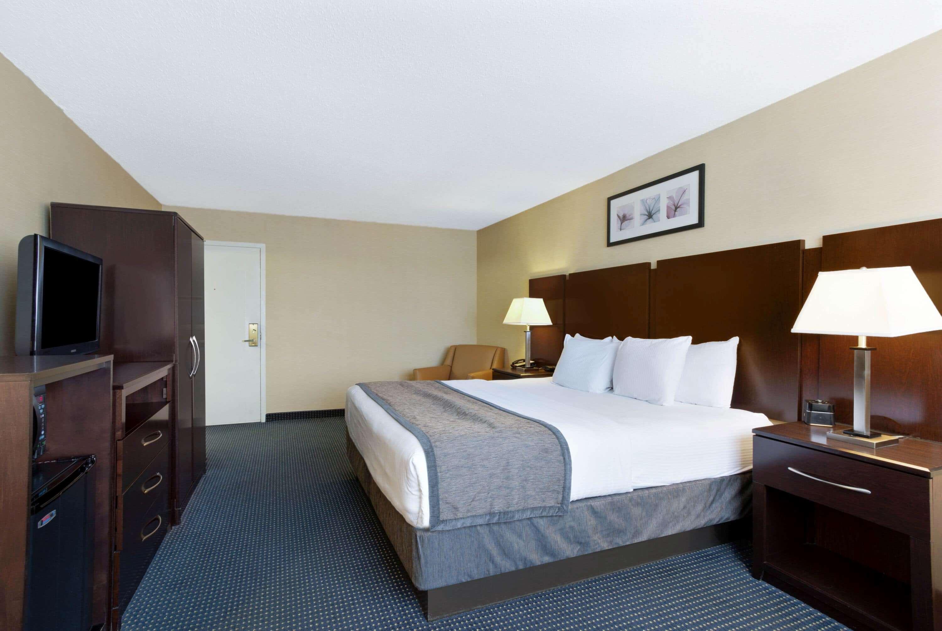 La Quinta Inn & Suites Manchester — photo 5