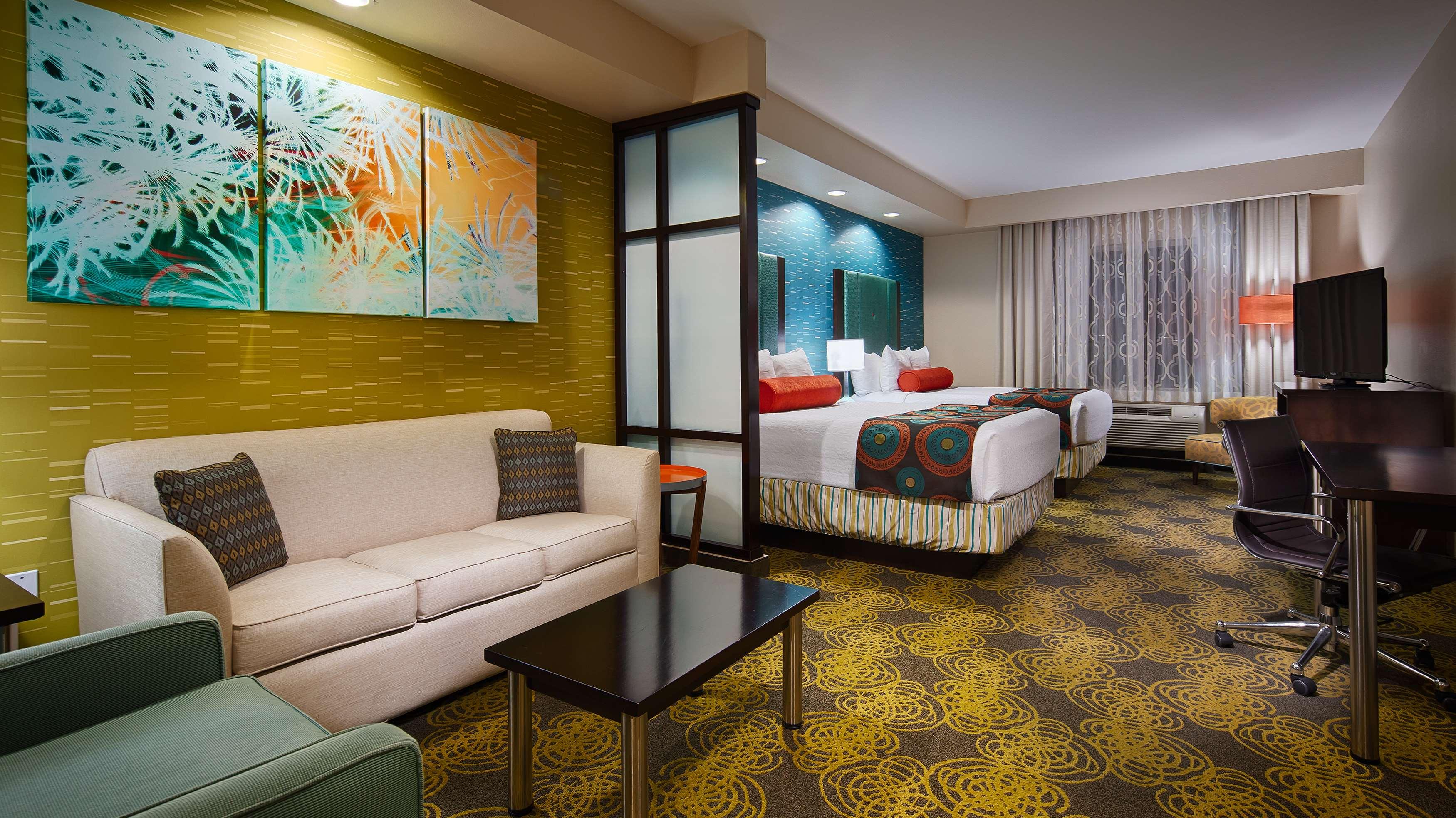 Best Western Premier Ashton Suites-Willowbrook — photo 5