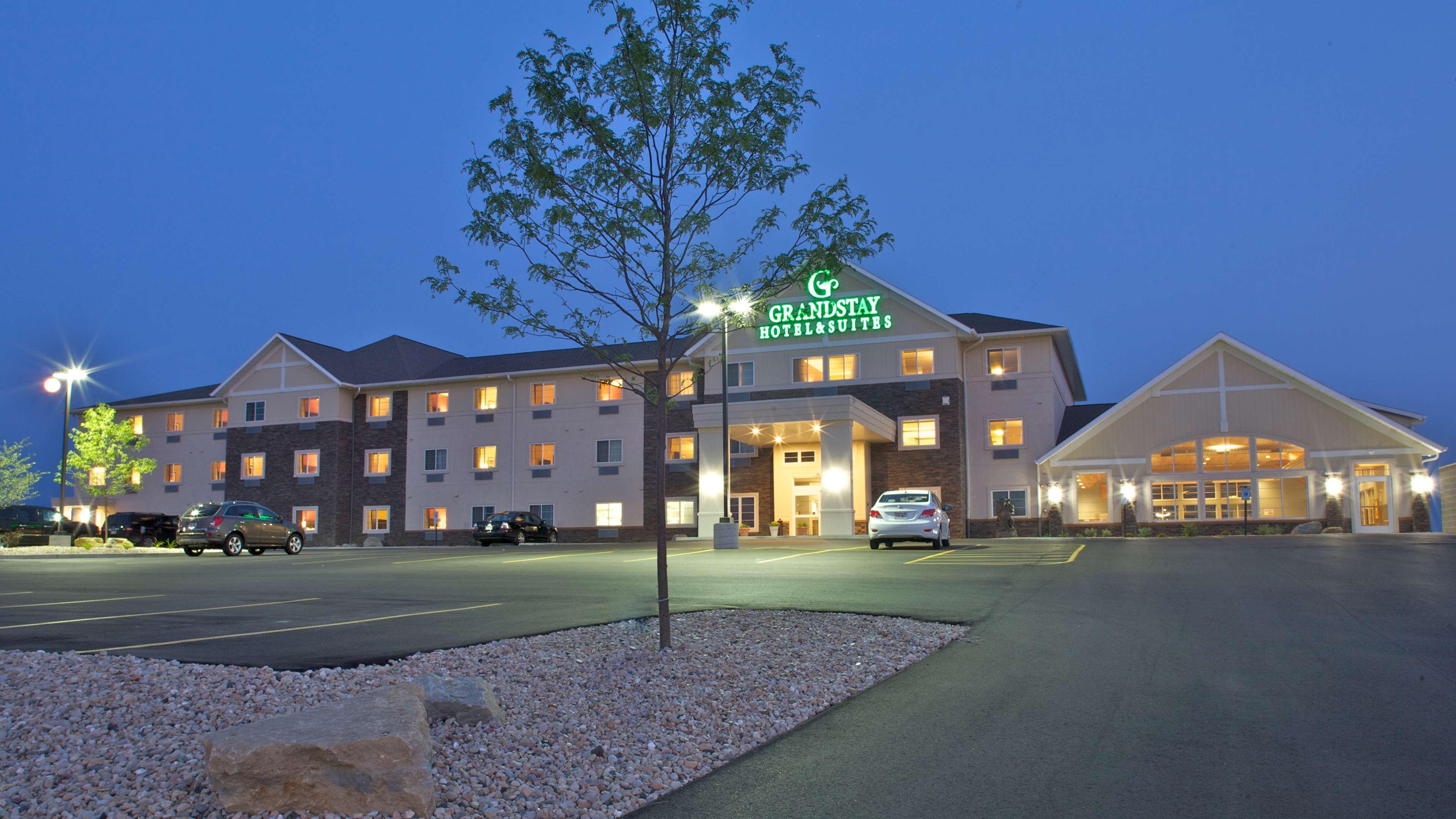 GrandStay Mount Horeb — photo 3