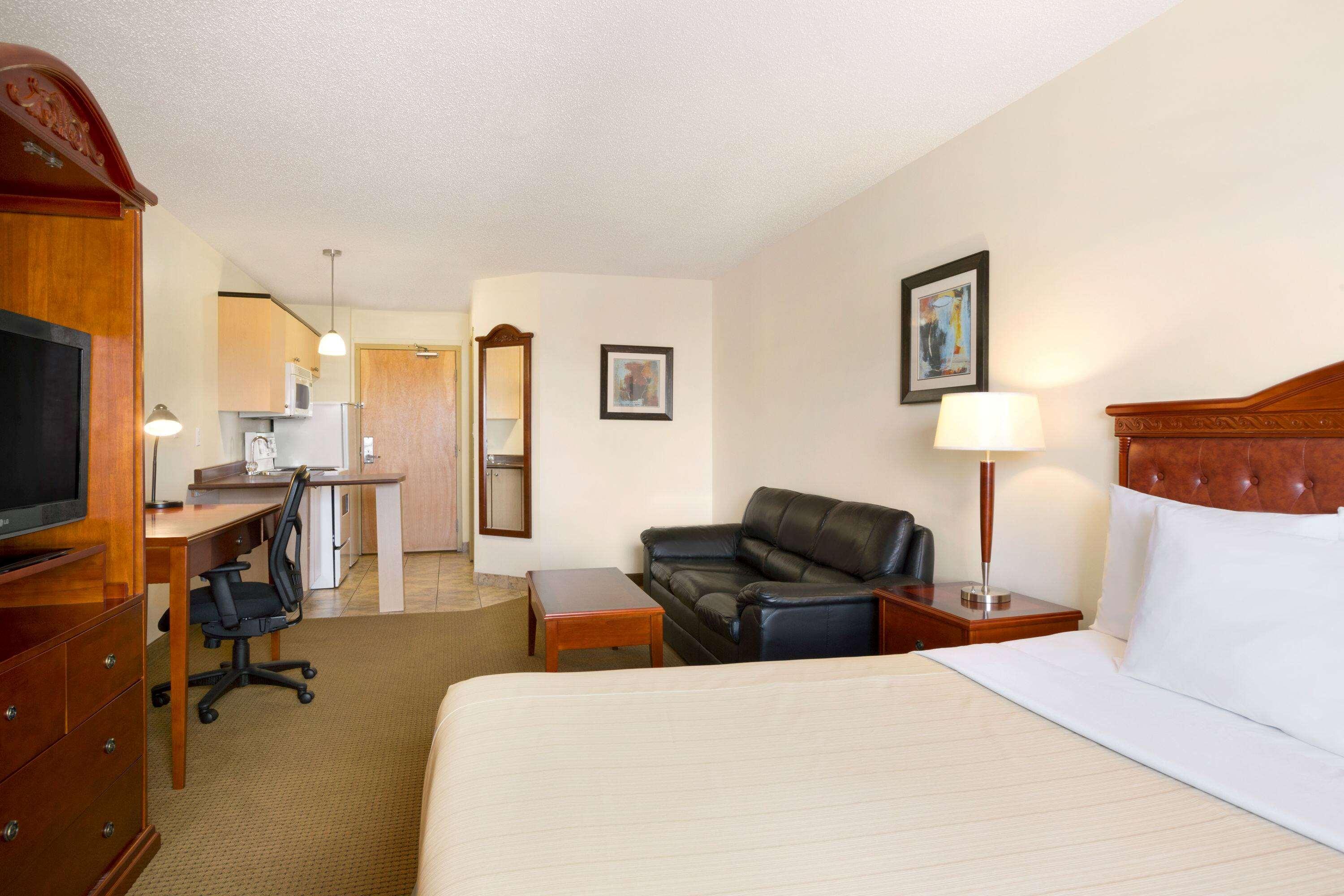 Days Inn Bonnyville — photo 5