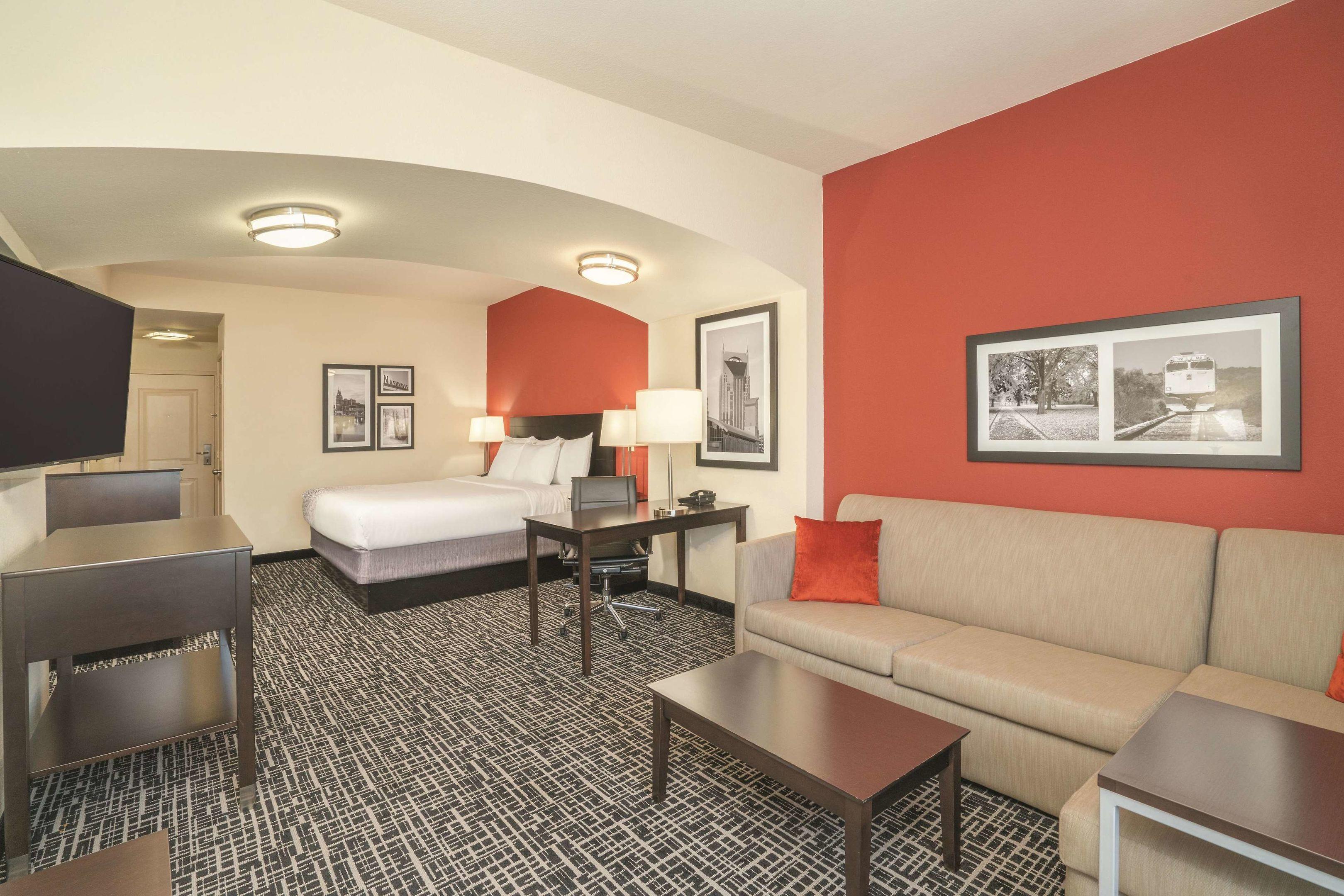 La Quinta Inn & Suites Smyrna — photo 4
