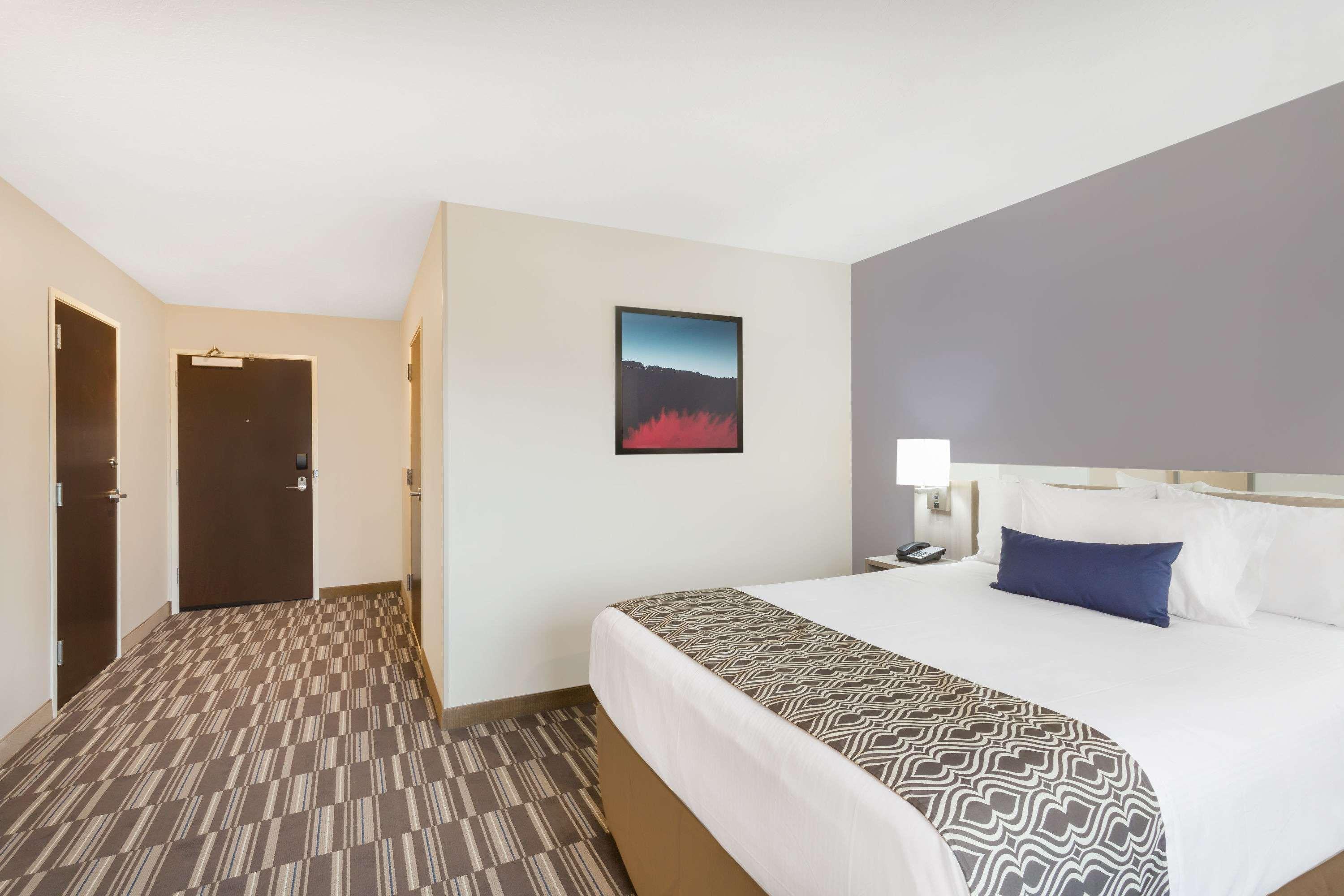 Microtel Inn Suites Springville — photo 4