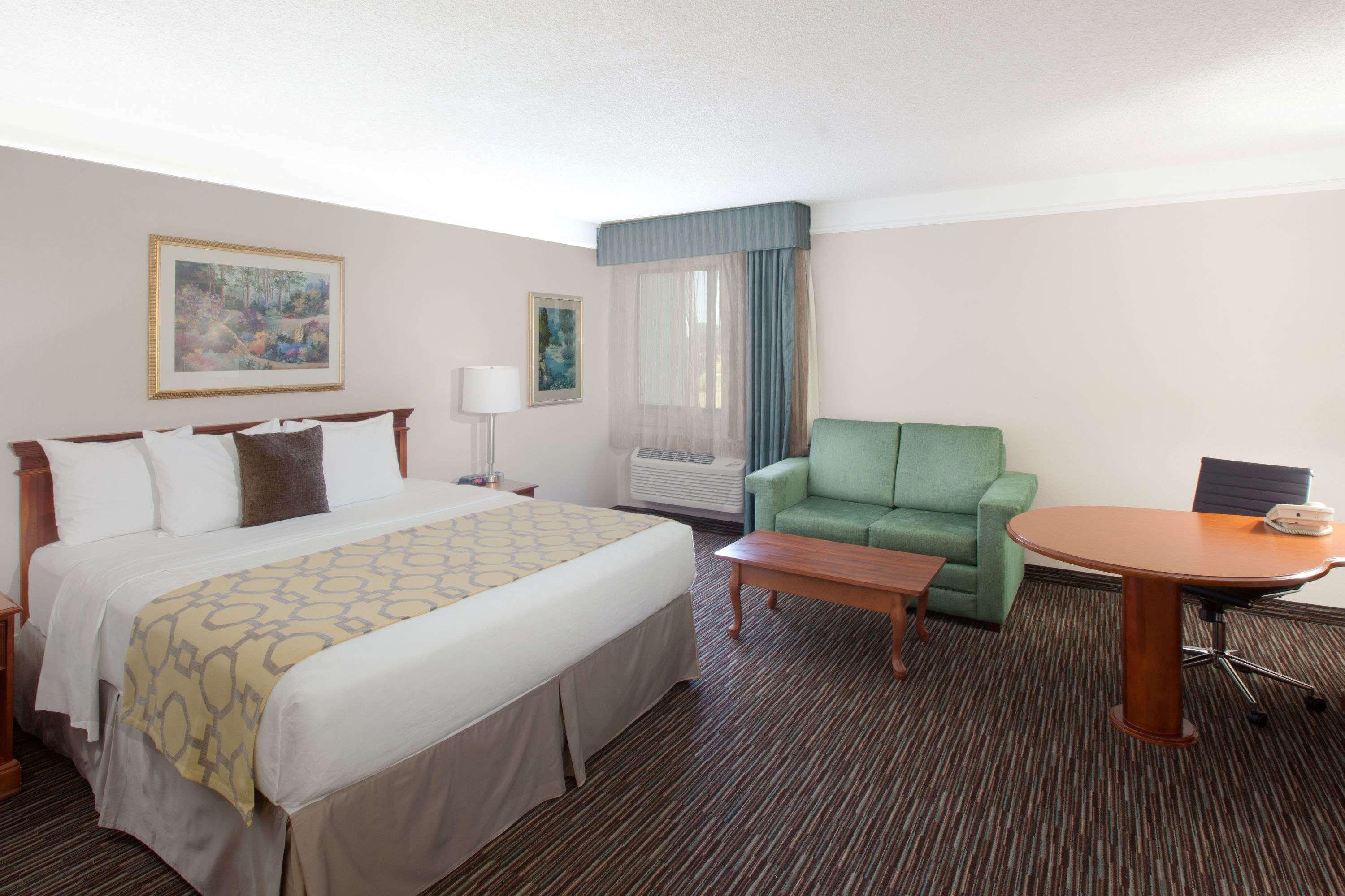 Baymont by Wyndham Texarkana — photo 5