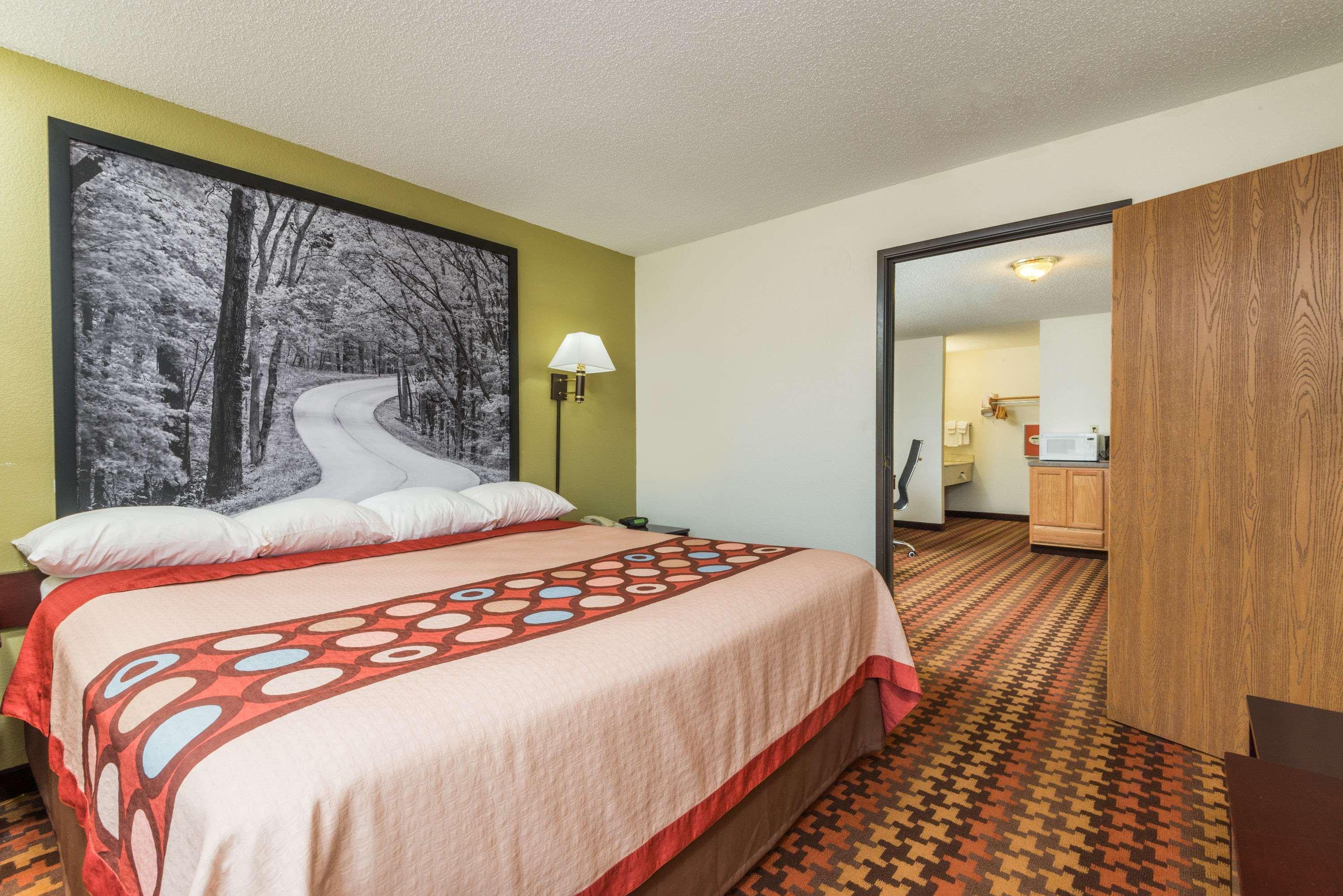Super 8 by Wyndham Cloverdale — photo 5