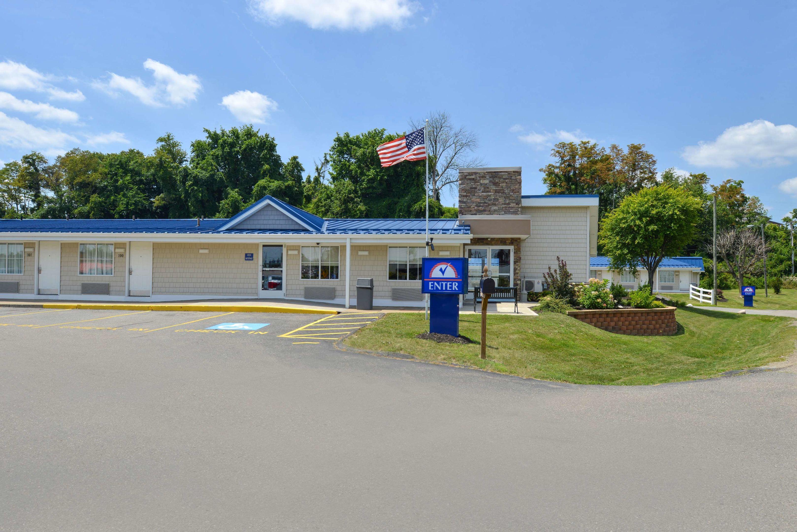 Americas Best Value Inn St. Clairsville — photo 4