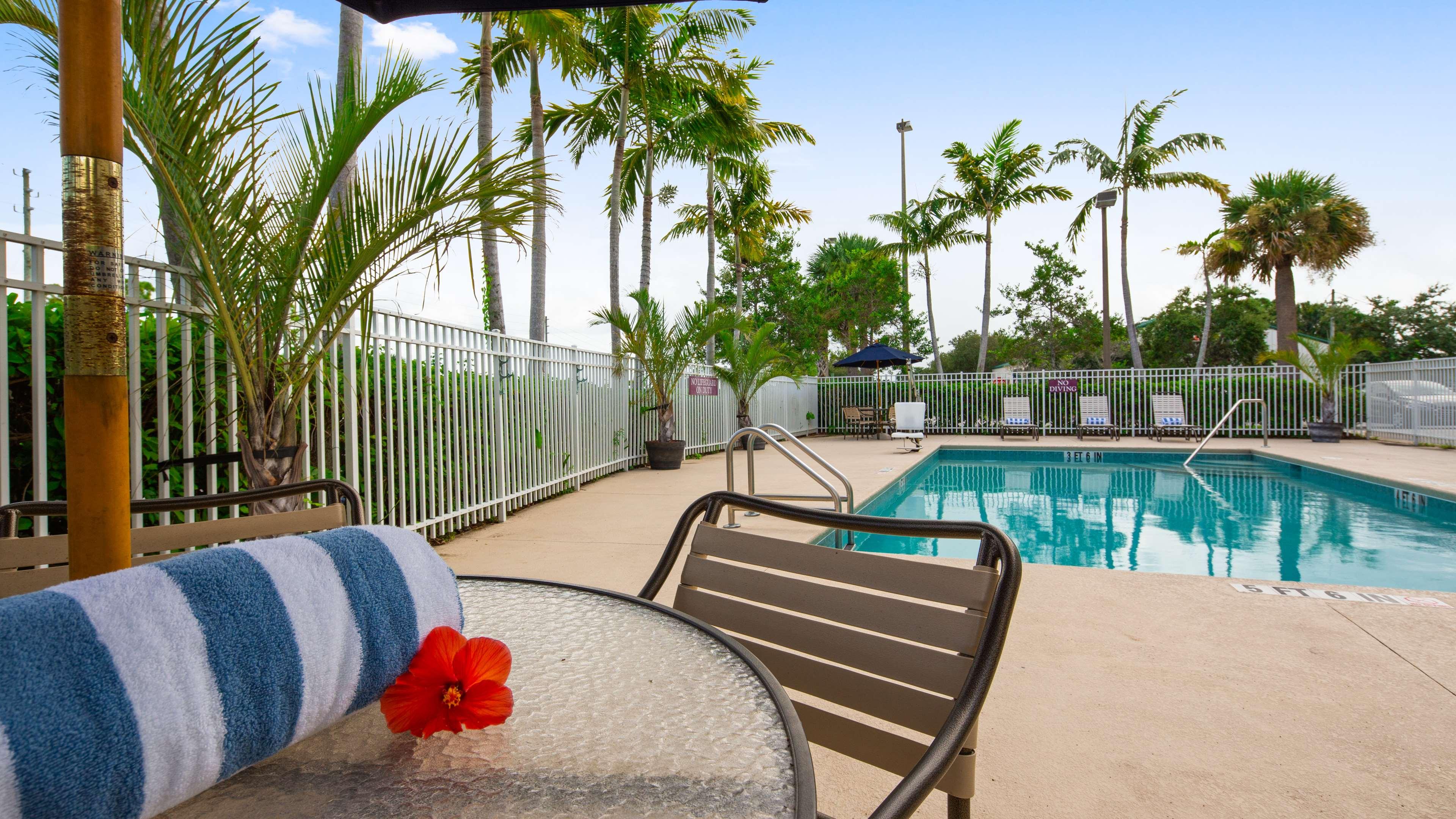 Best Western Plus Sebastian Hotel & Suites — photo 4