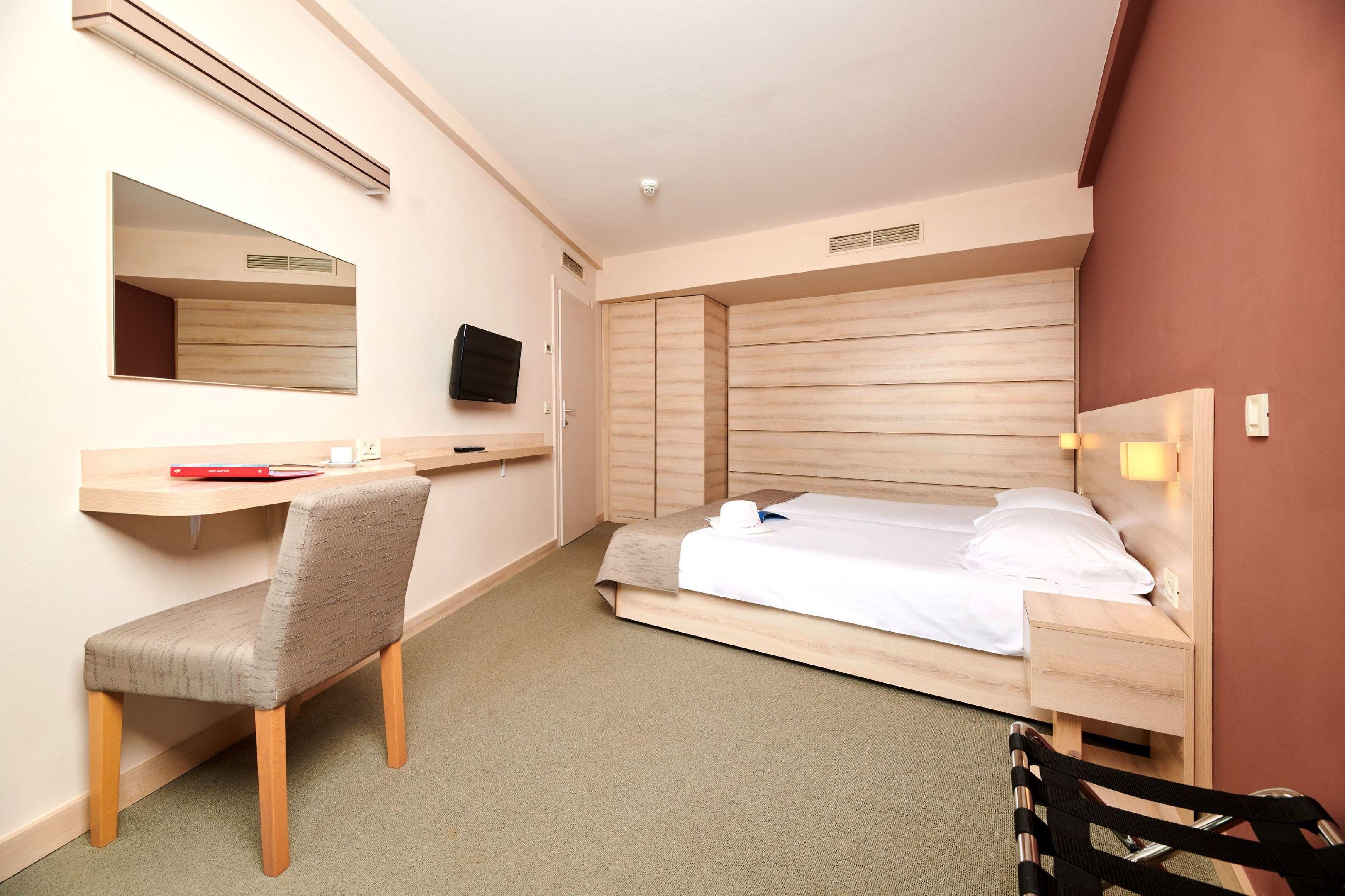 Hotel Materada Plava Laguna — photo 4