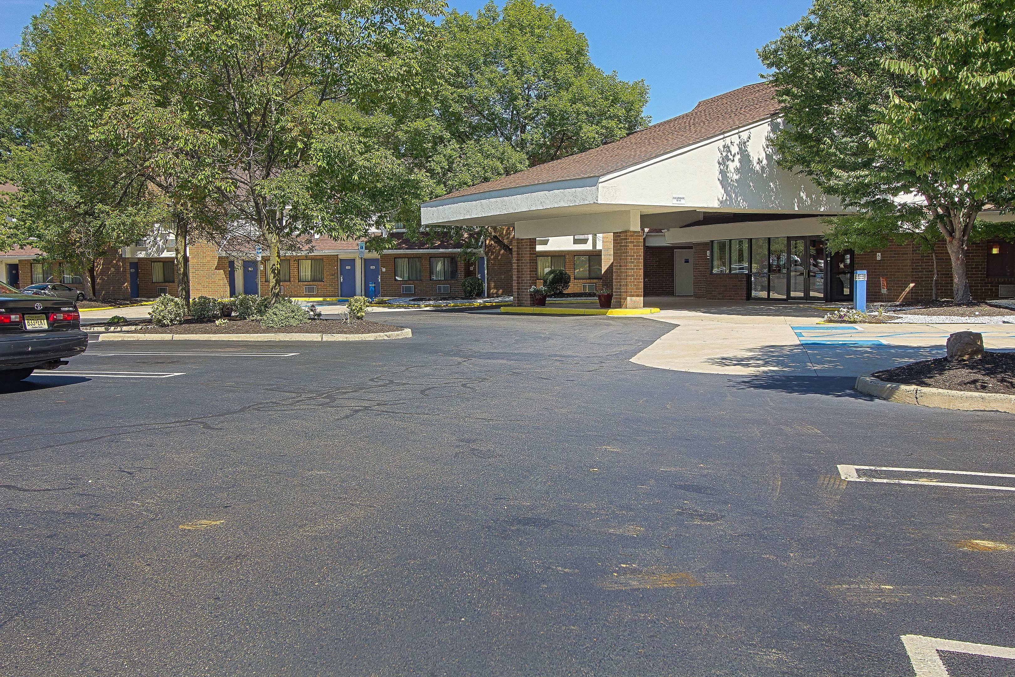 Motel 6 East Brunswick — photo 5