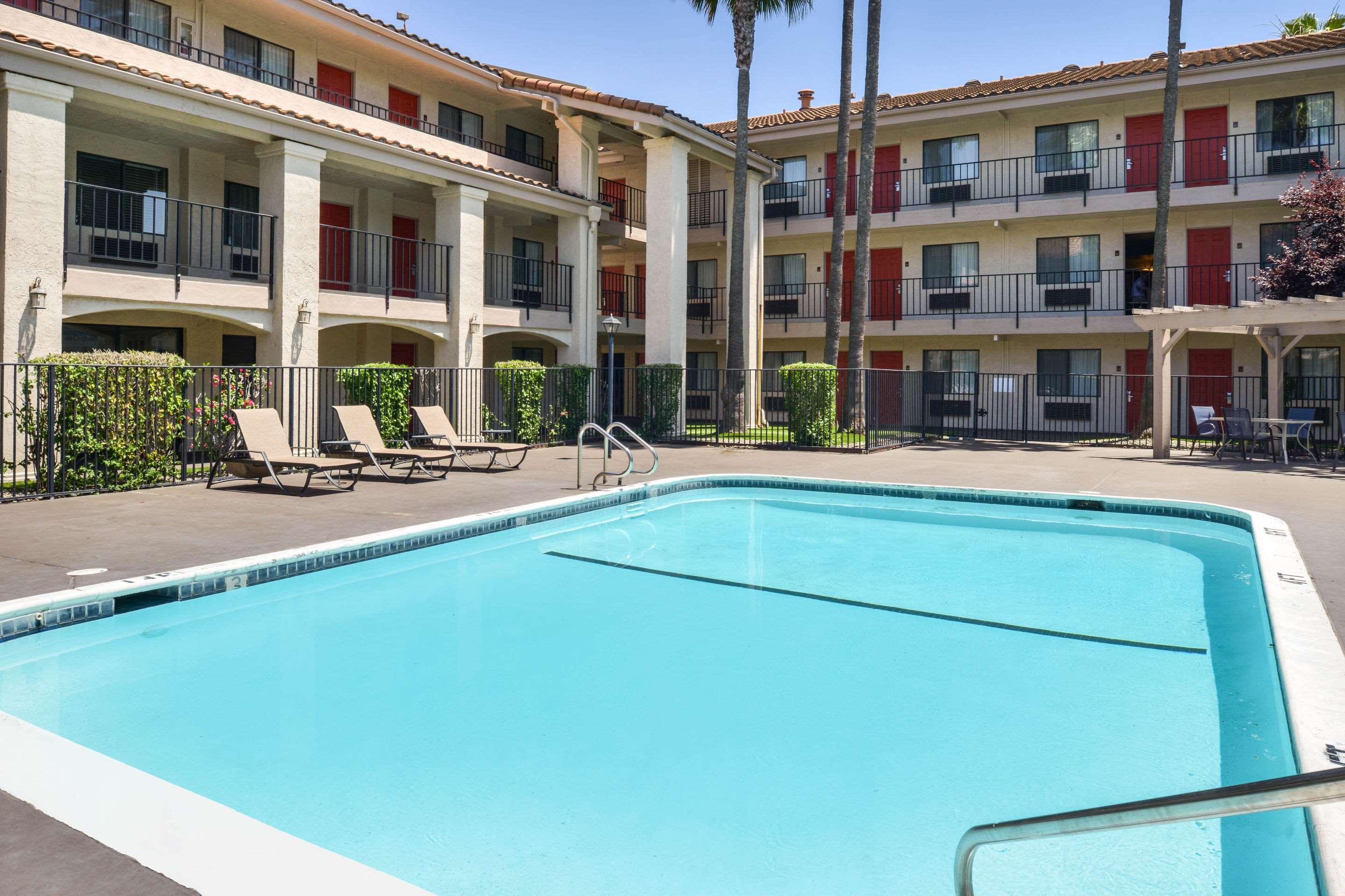 Comfort Inn & Suites — photo 5