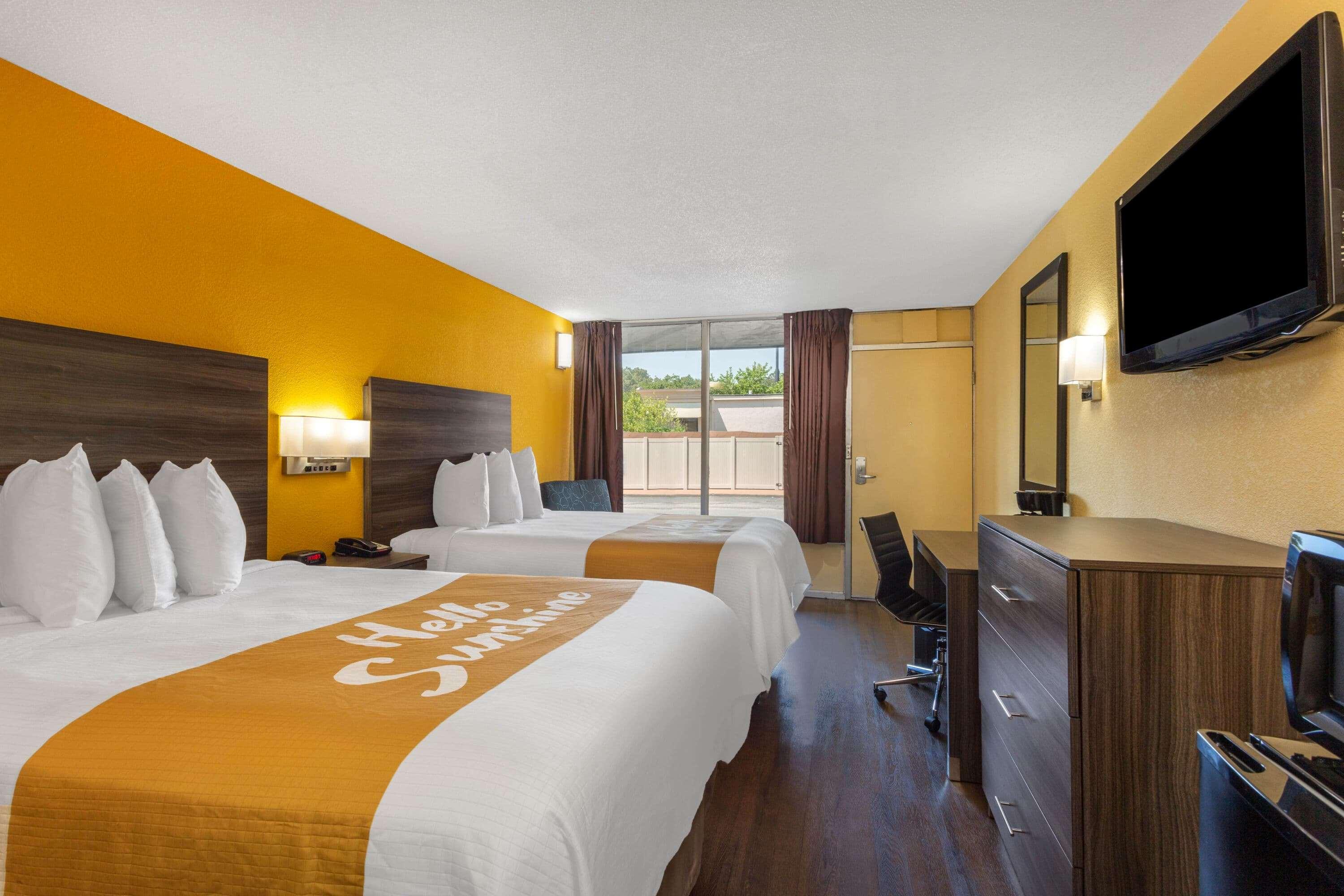 Days Inn by Wyndham Hampton Near Coliseum Convention Center — photo 4