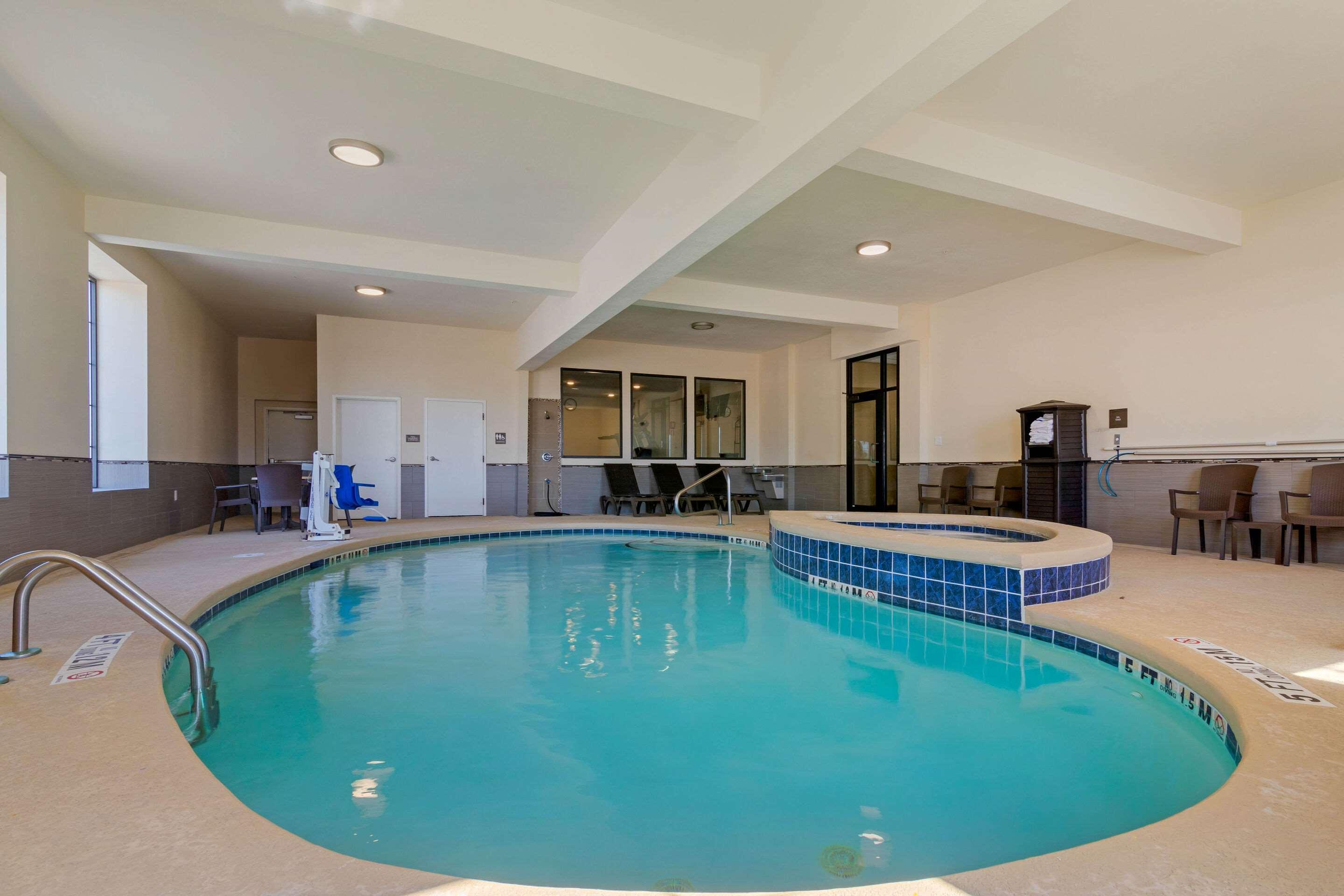 Comfort Inn & Suites Macon — photo 3