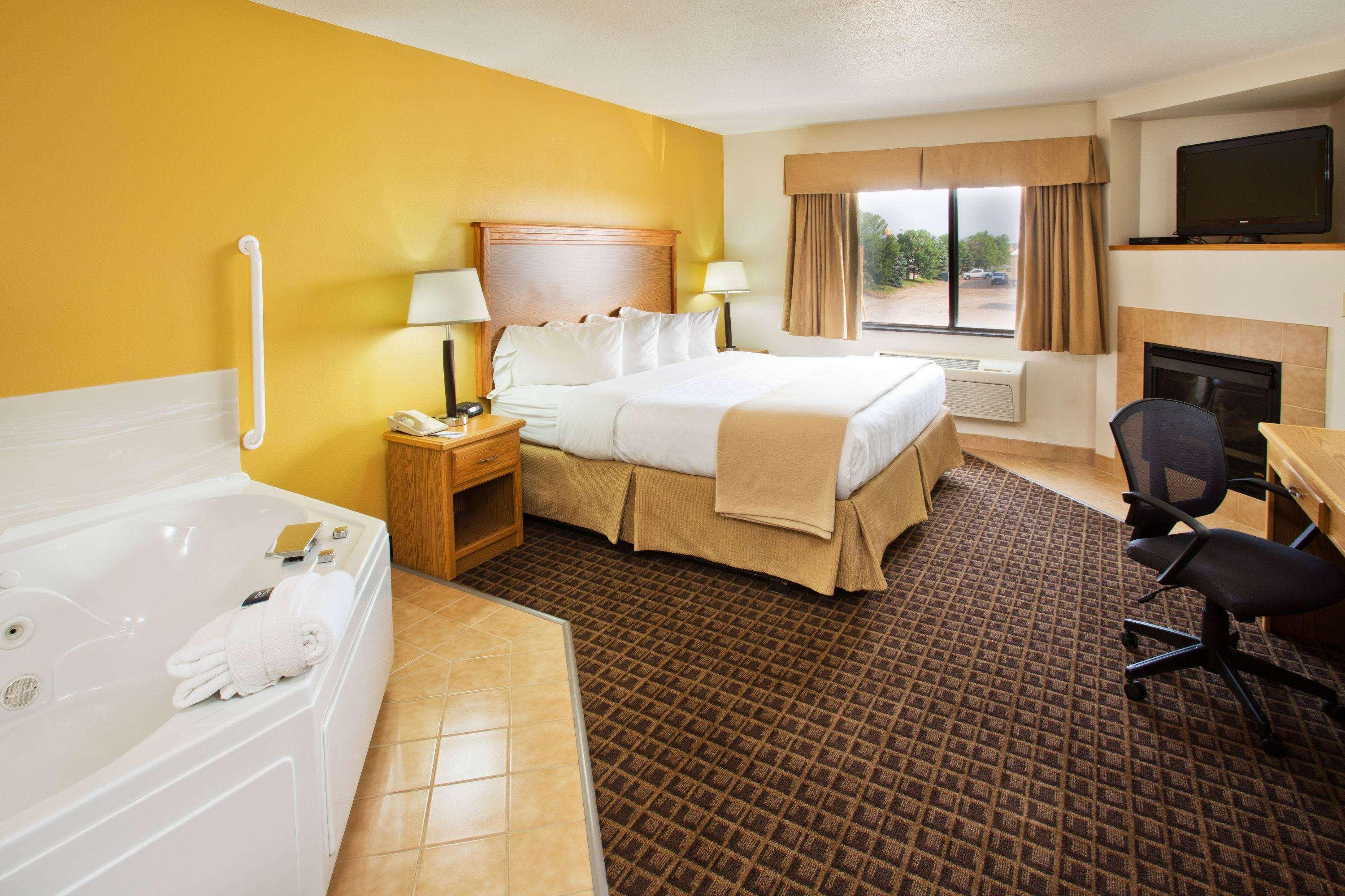 AmericInn Lodge & Suites Aberdeen-Event Center — photo 5