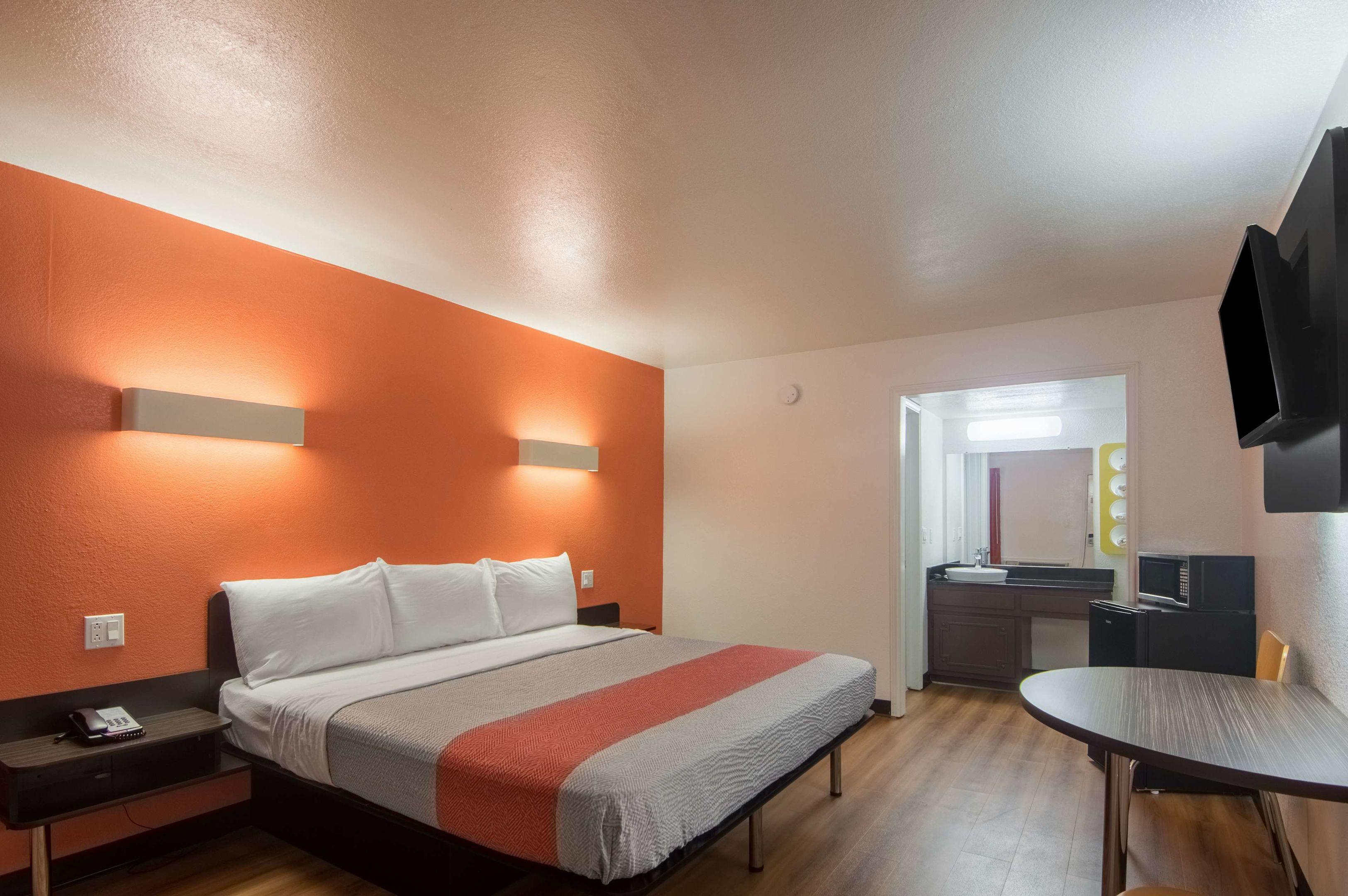Motel 6 Paris TX — photo 5