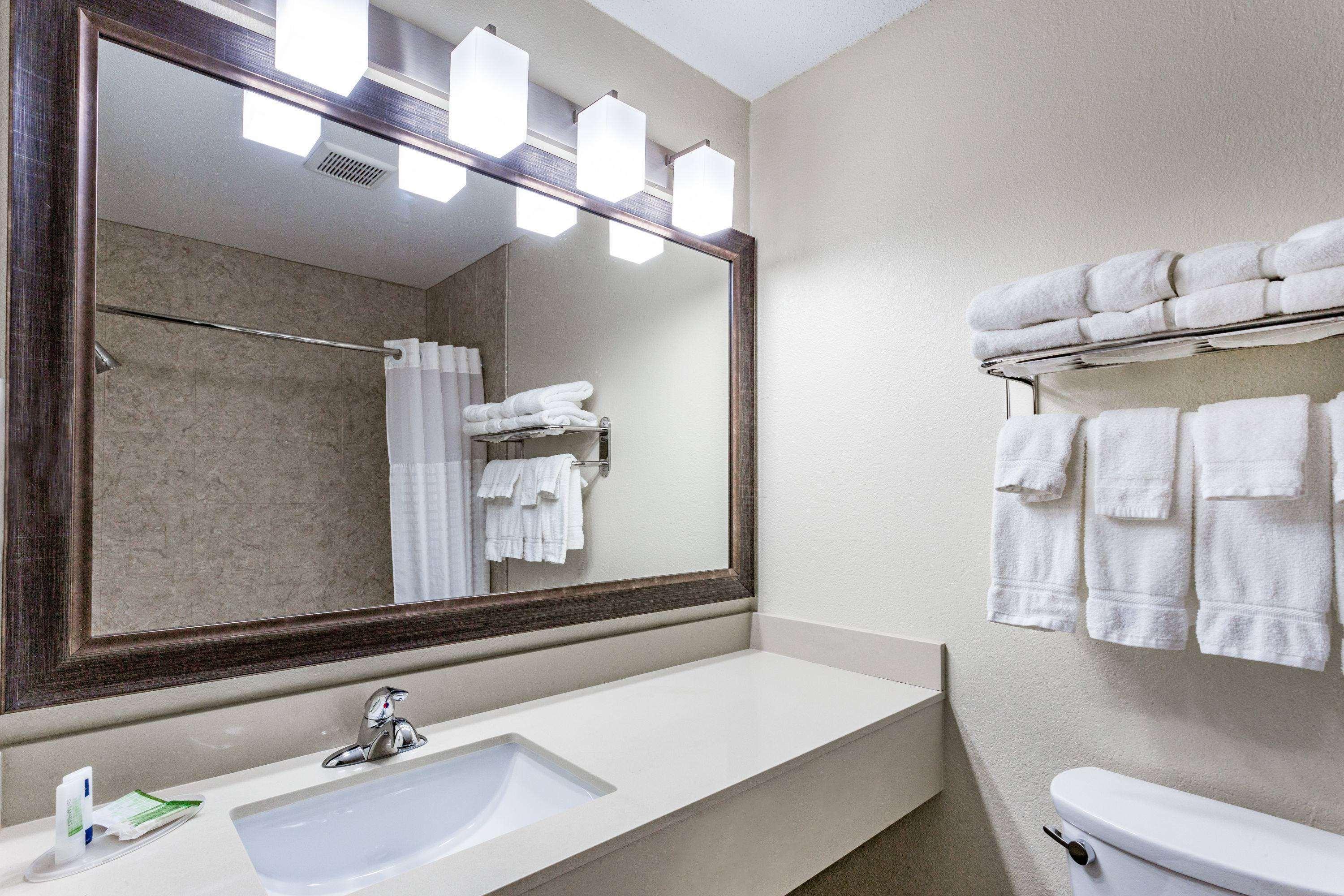 AmericInn Hotel & Suites Sleepy Eye — photo 4
