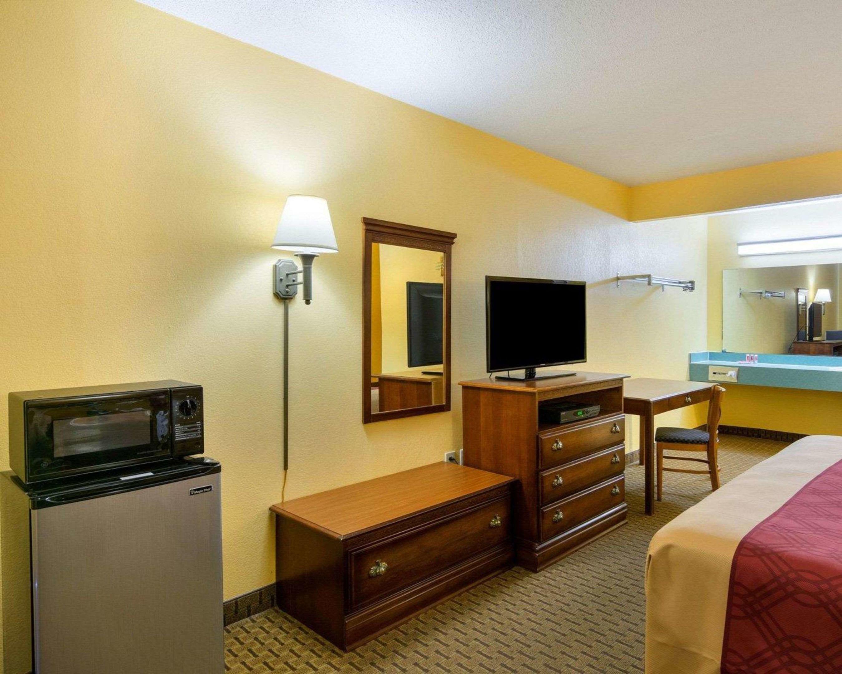 Econo Lodge — photo 3