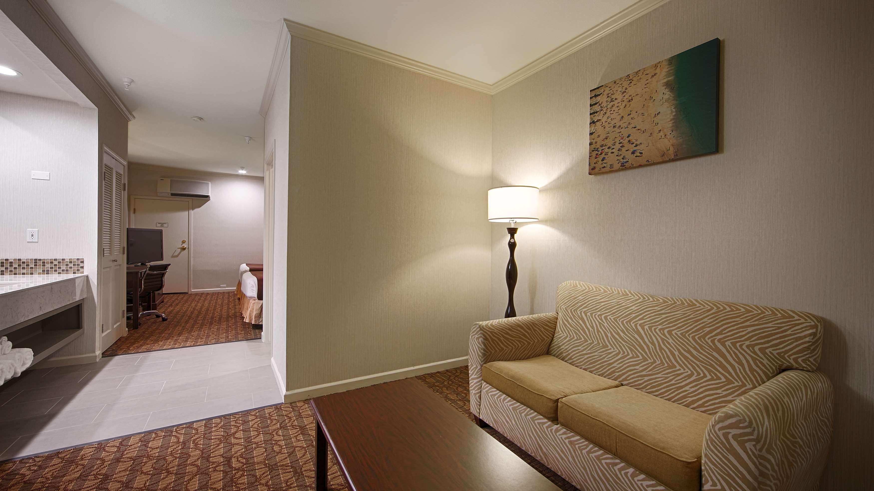 Best Western Plus All Suites Inn — photo 4