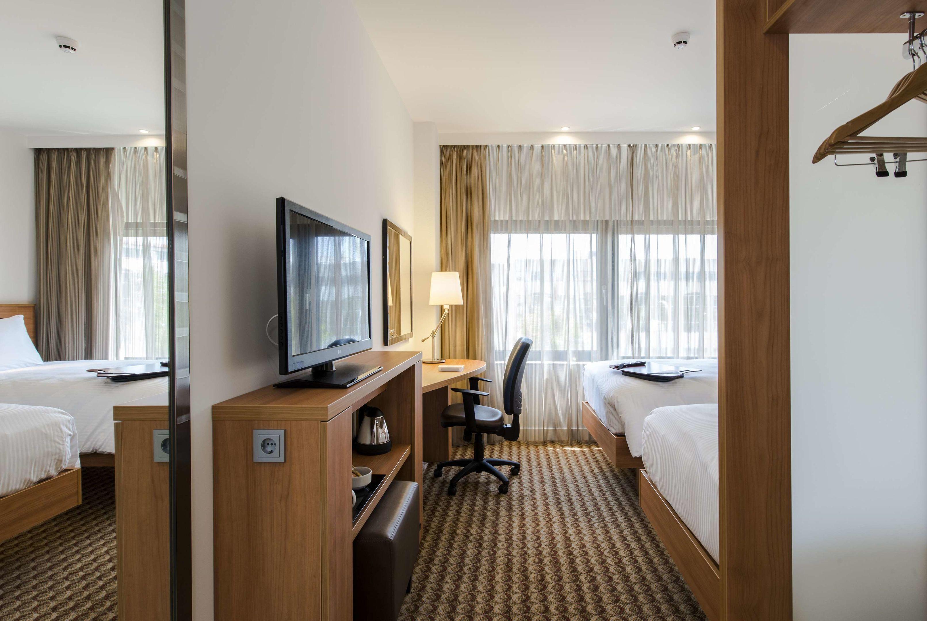 Hampton by Hilton Amsterdam Airport Schiphol — photo 4