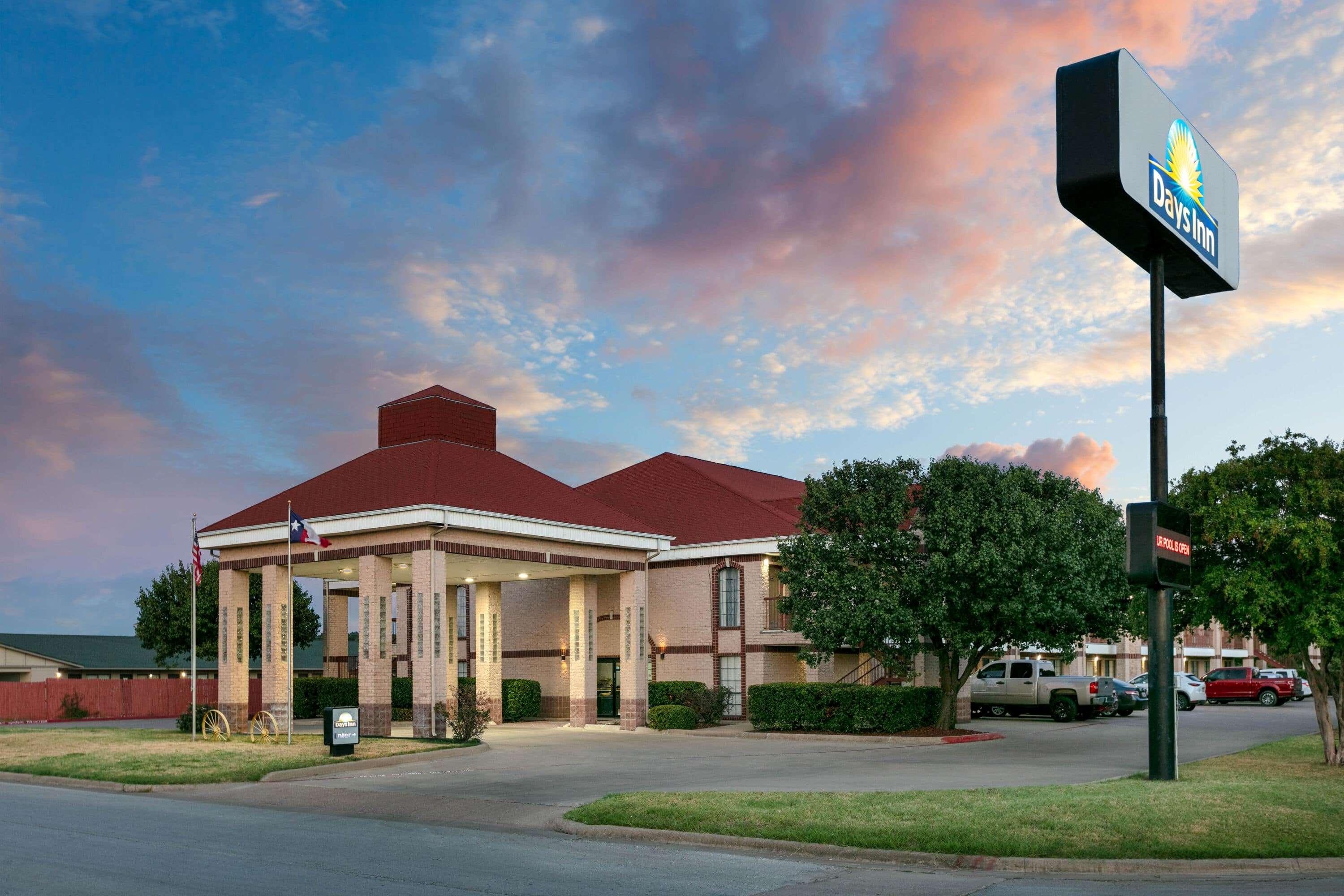 Days Inn Granbury — photo 4