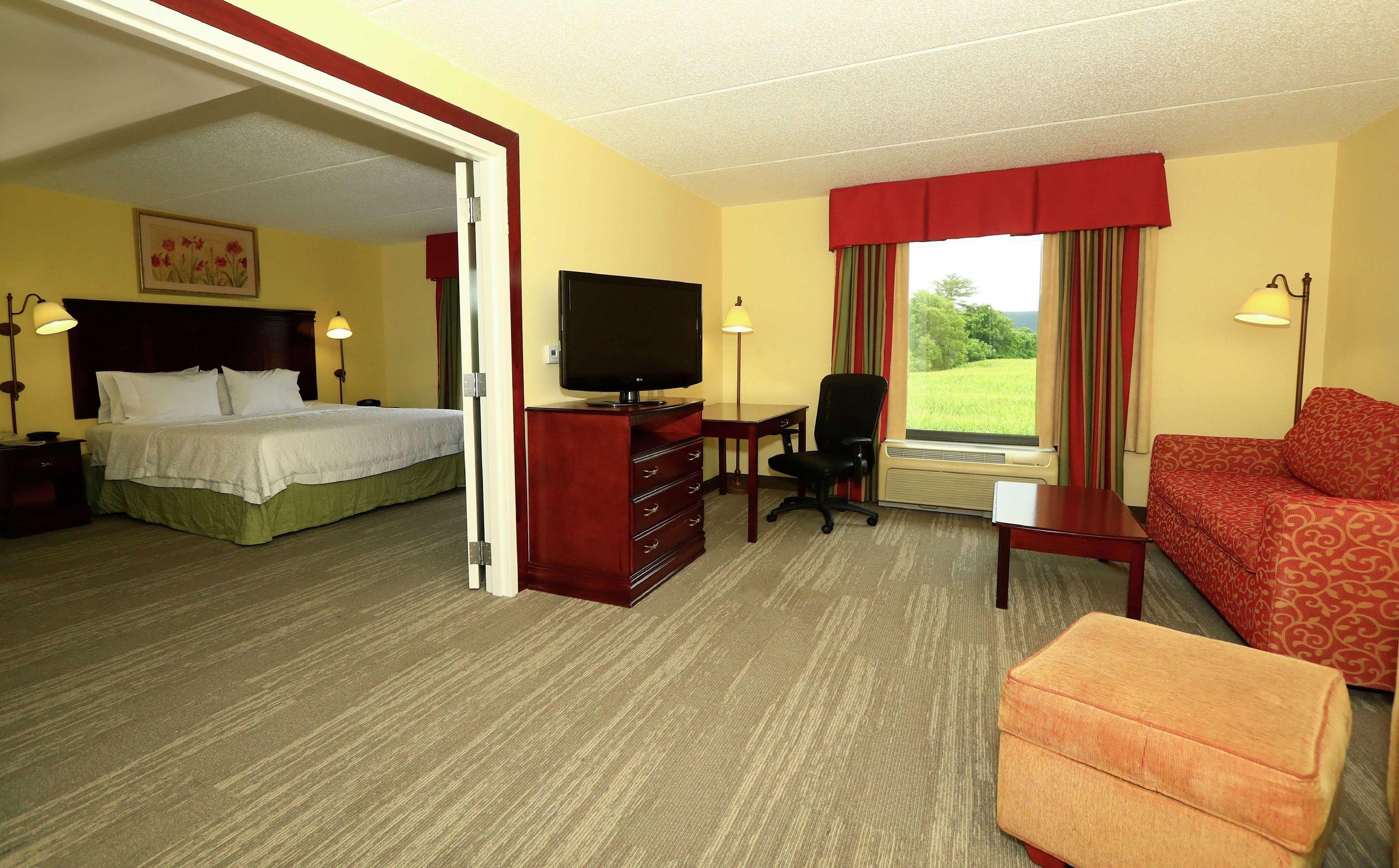 Hampton Inn & Suites Lamar — photo 4