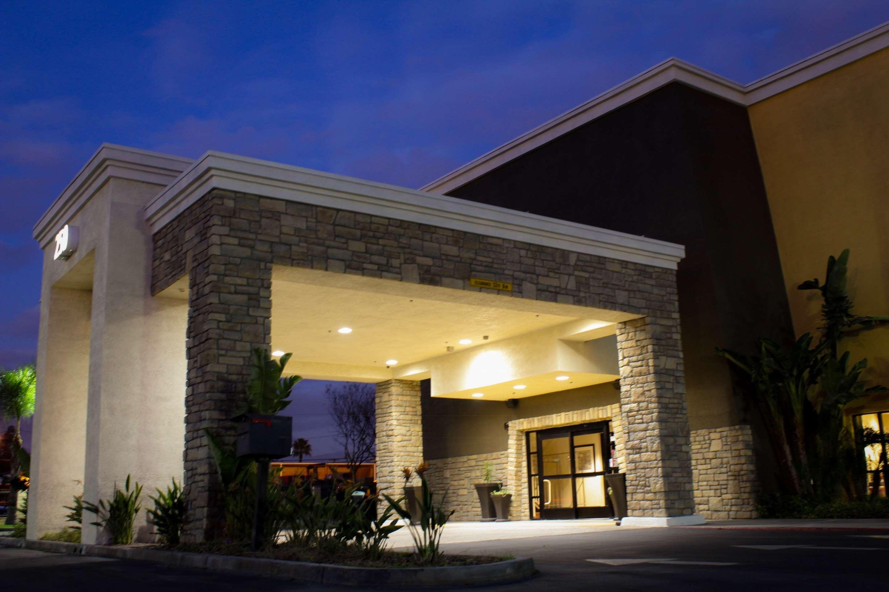 Best Western Plus Arrowhead Hotel — photo 4