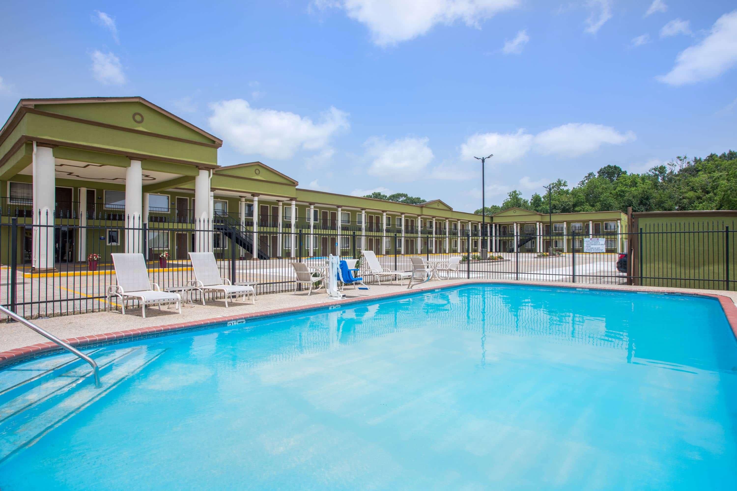 Days Inn Crowley — photo 4