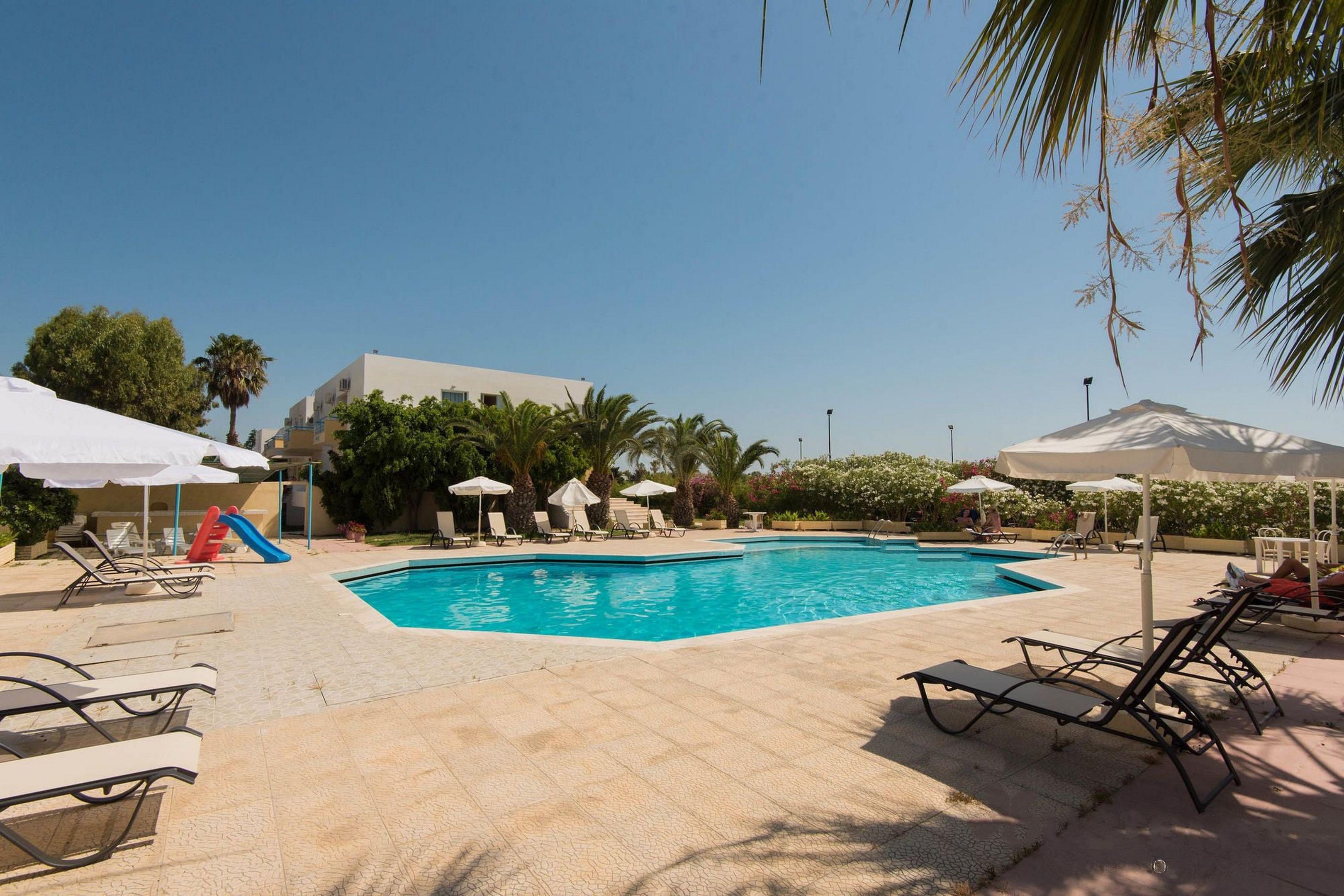 Leonidas Hotel & Studios — photo 4