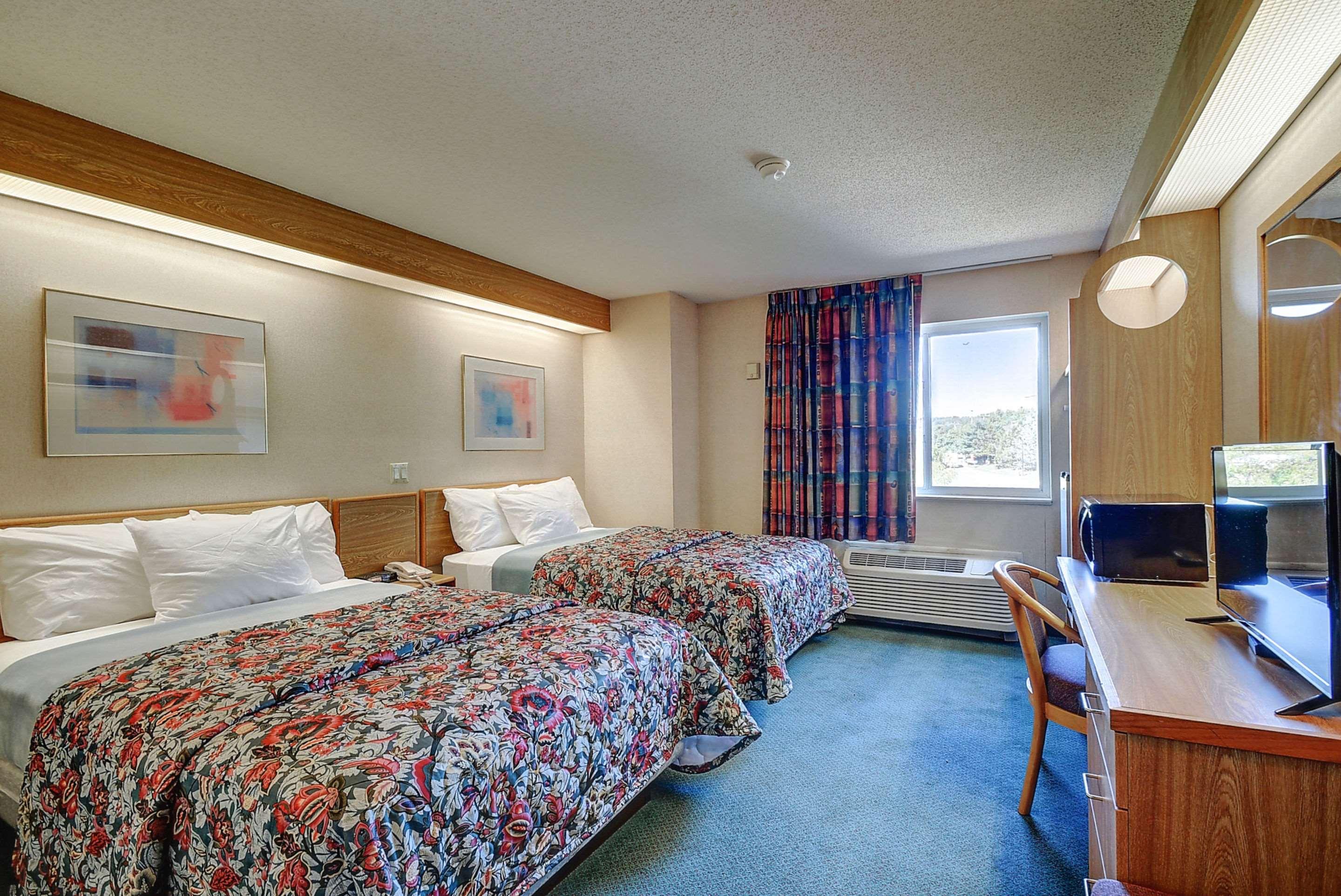Rodeway Inn Willington — photo 5
