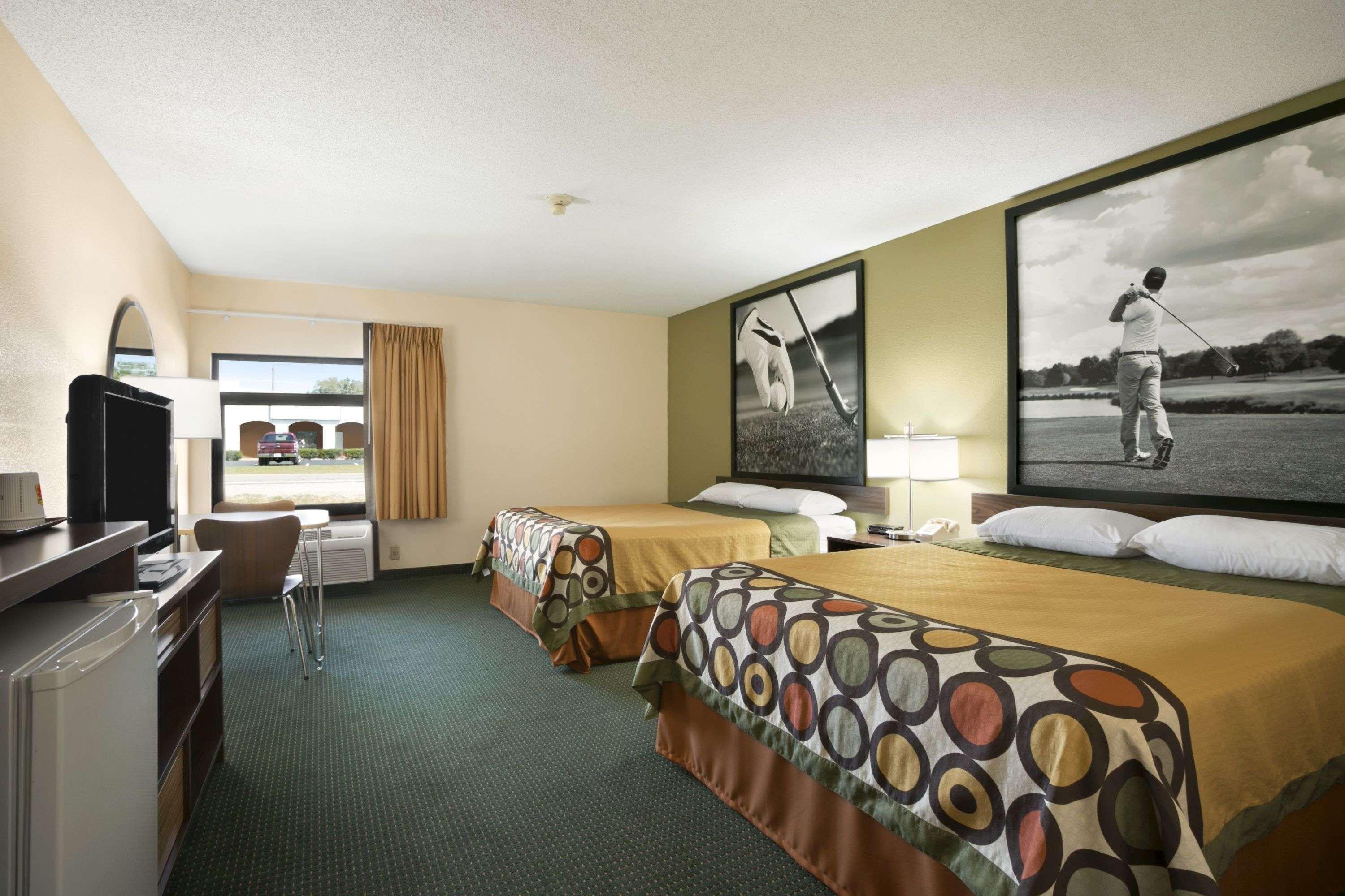 Super 8 by Wyndham Columbia City — photo 4