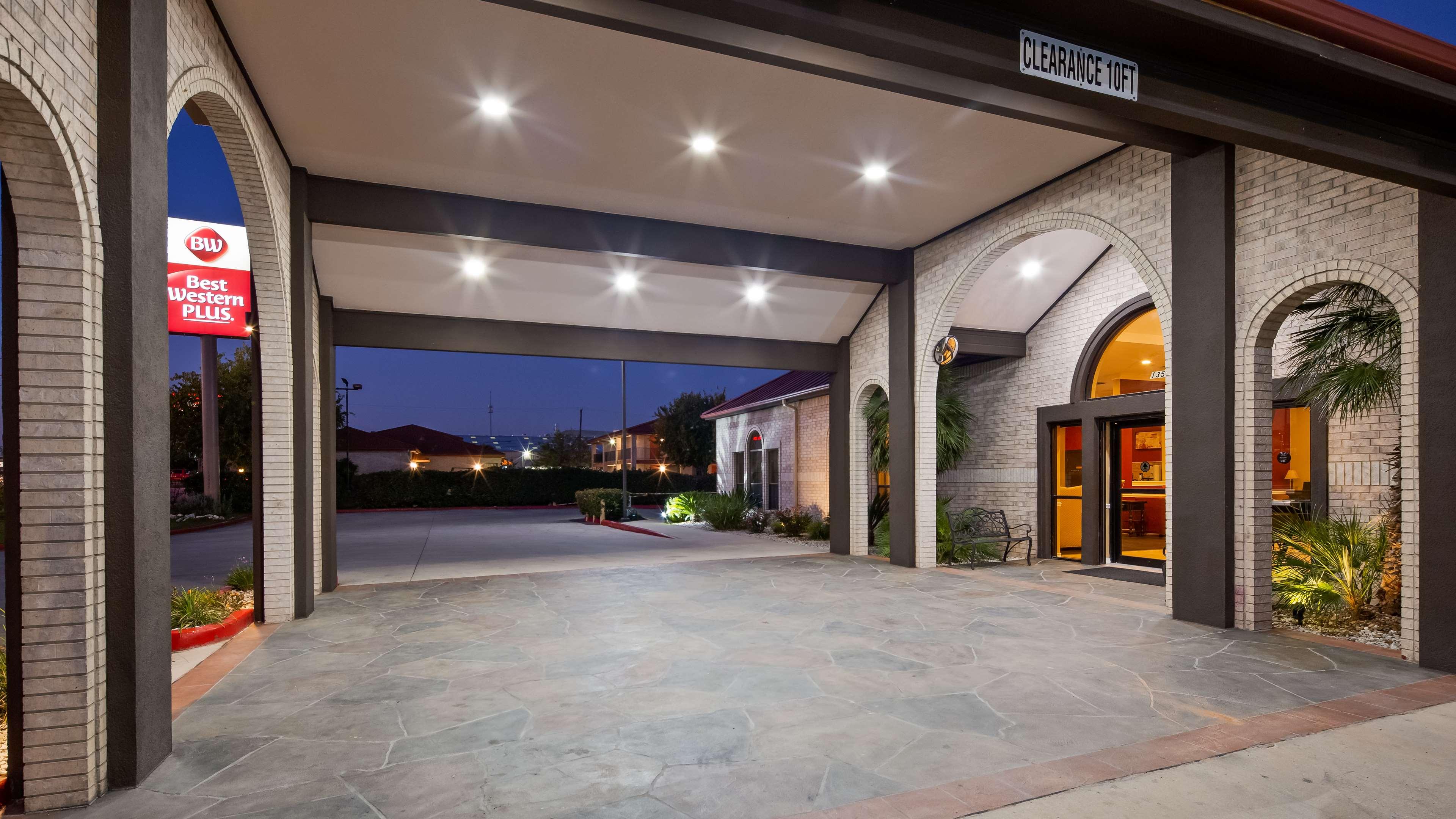 Best Western Plus Fiesta Inn — photo 4
