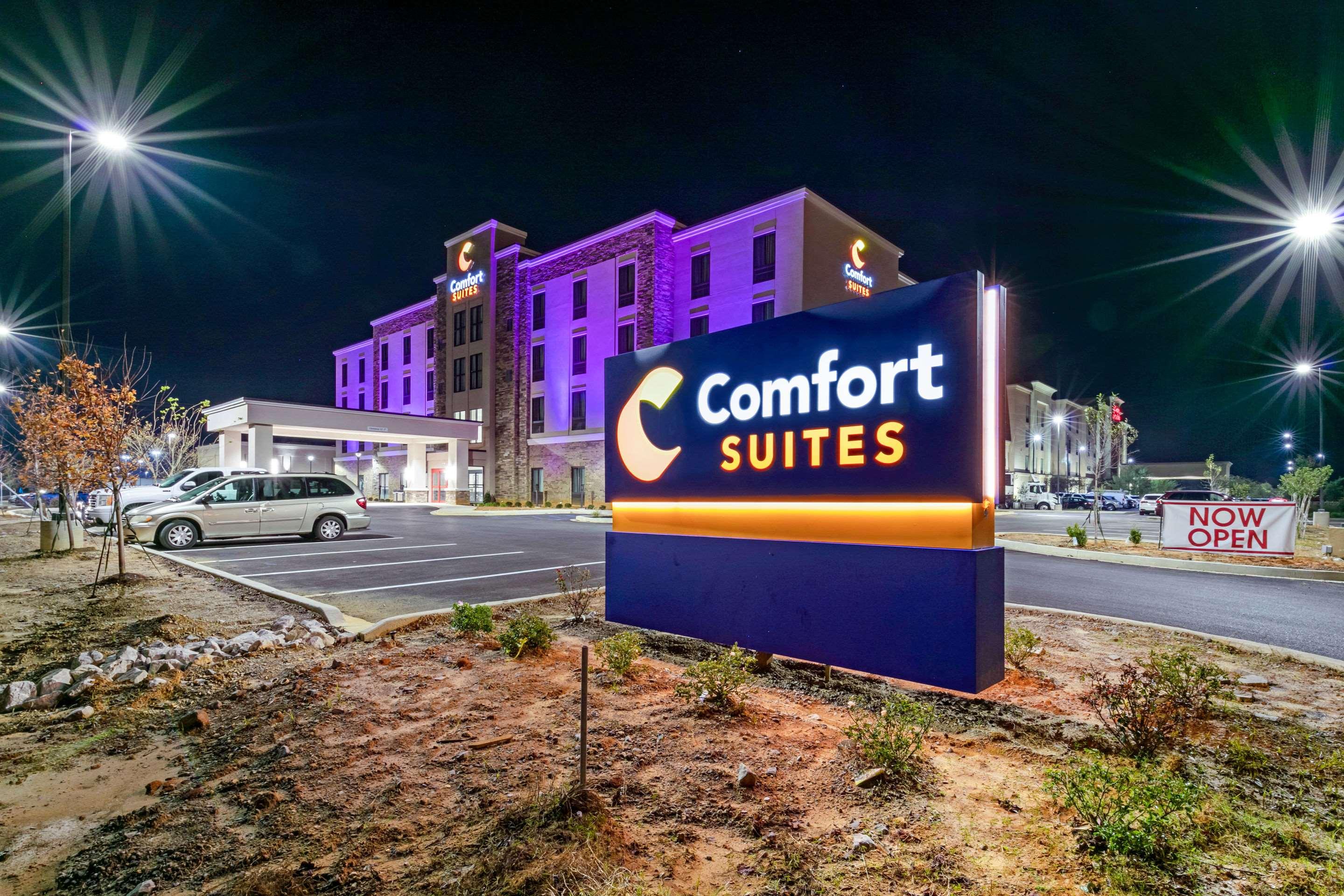 Comfort Suites — photo 3