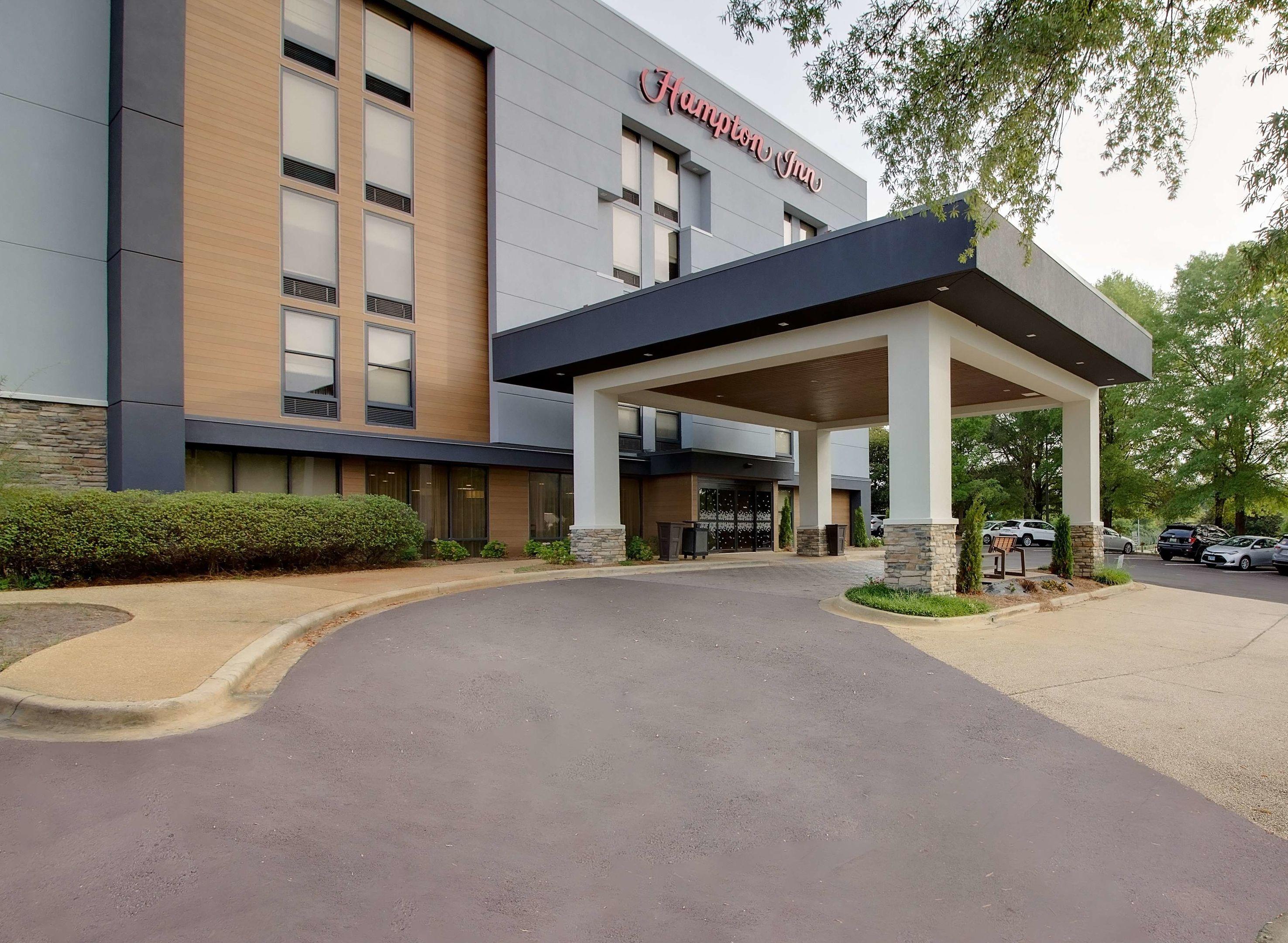 Hampton Inn Birmingham Colonnade — photo 3