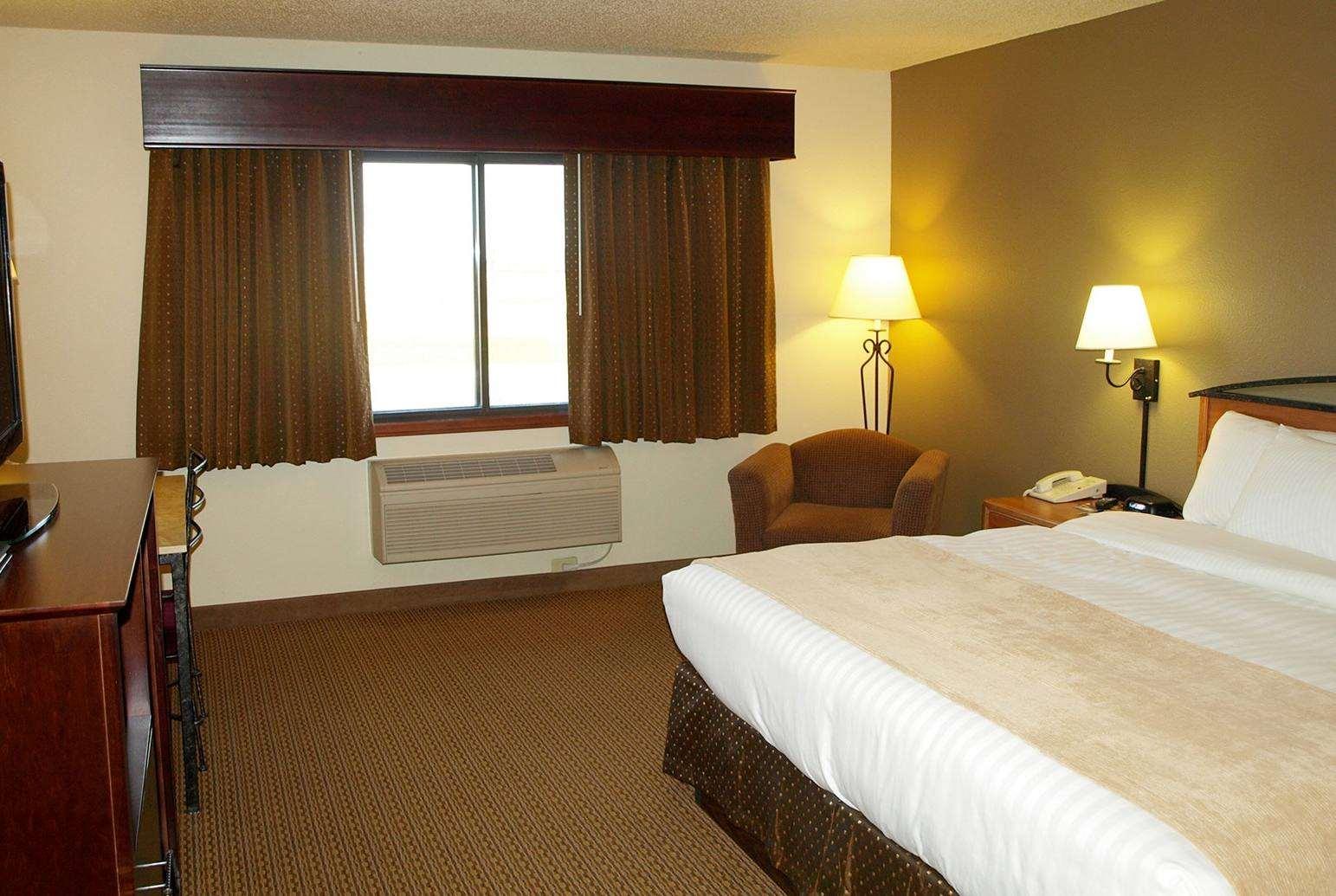 AmericInn Lodge & Suites — photo 4
