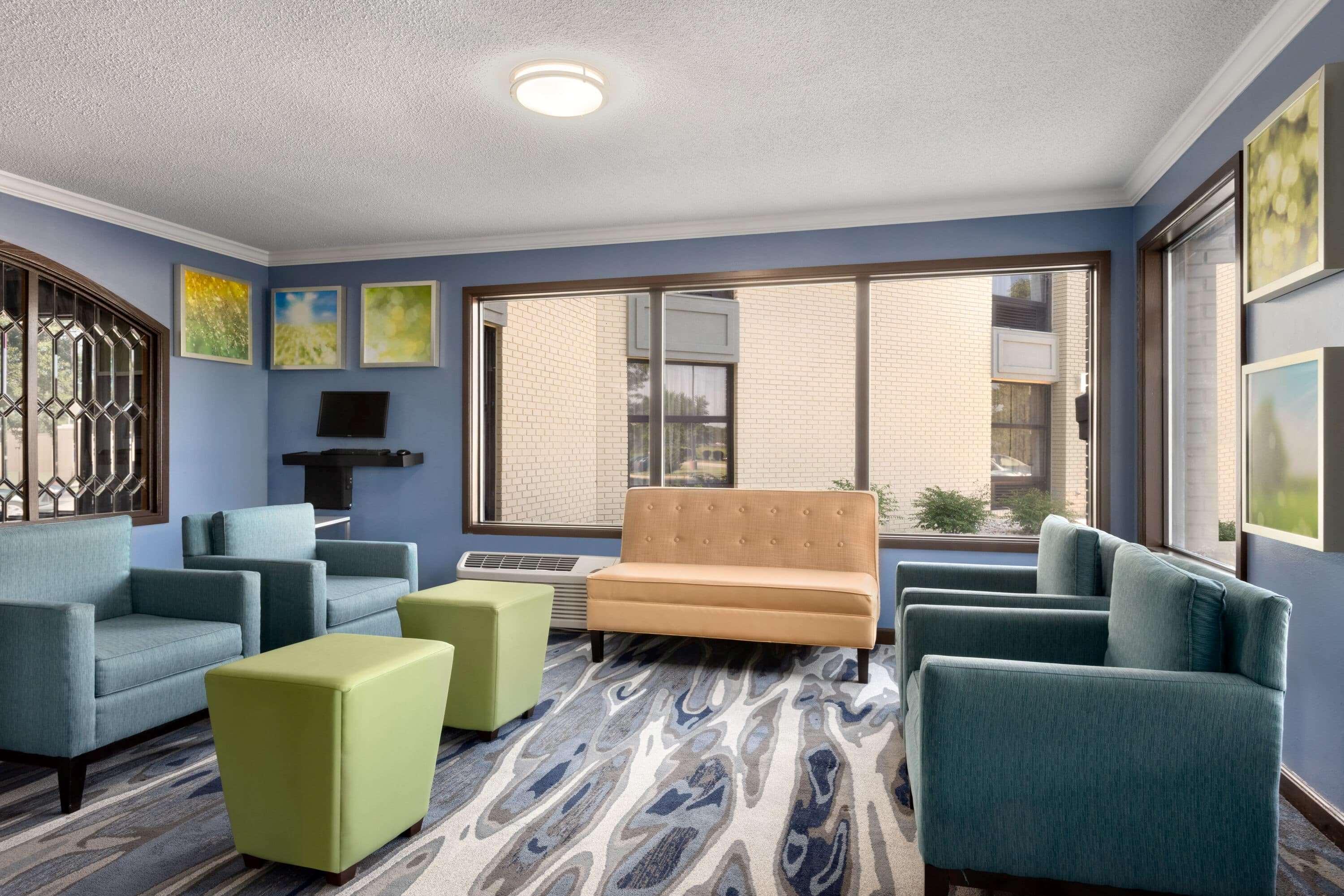 Days Inn & Suites by Wyndham Merrillville — photo 4